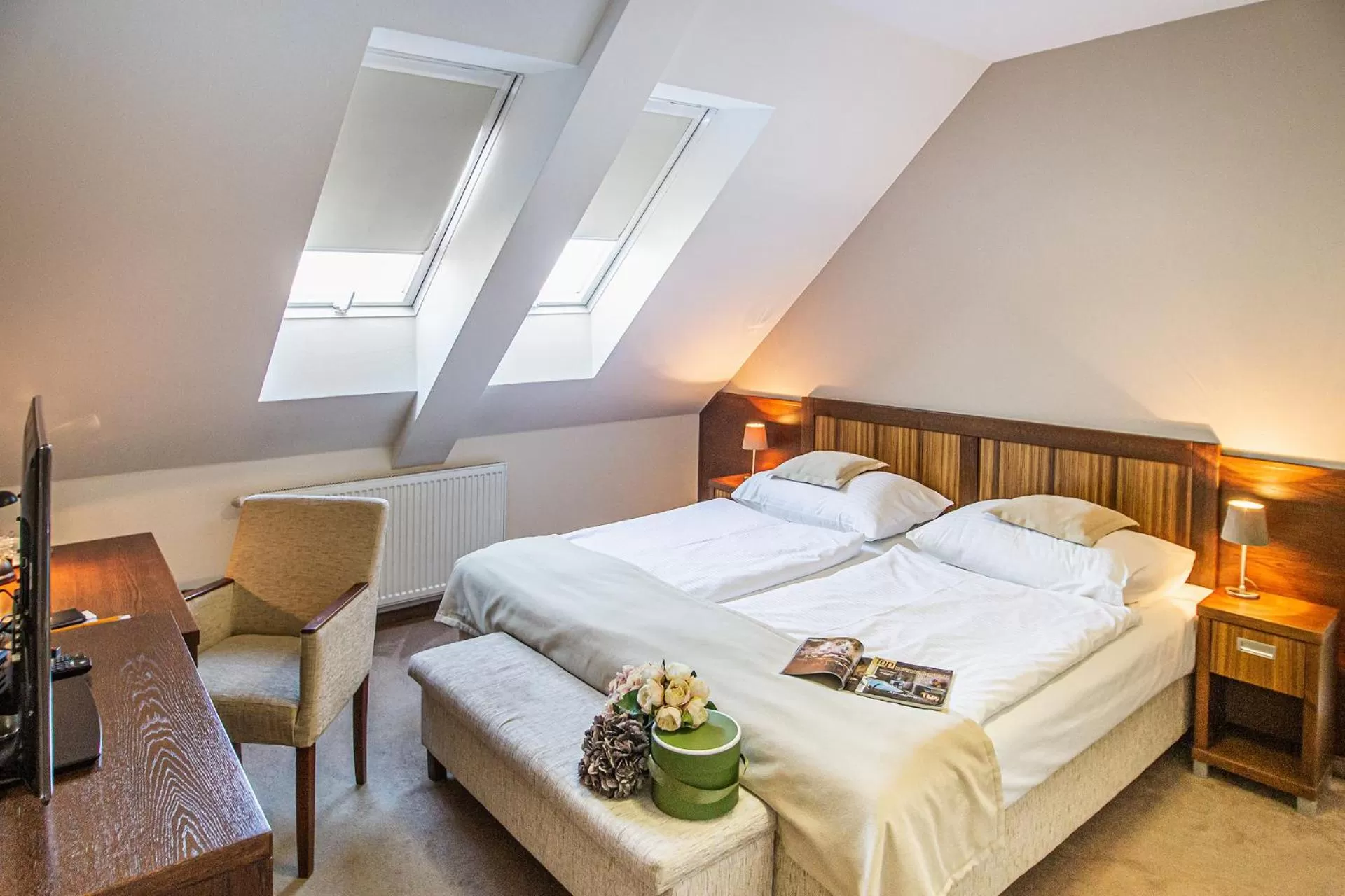 Property building, Bed in Hotel Academic