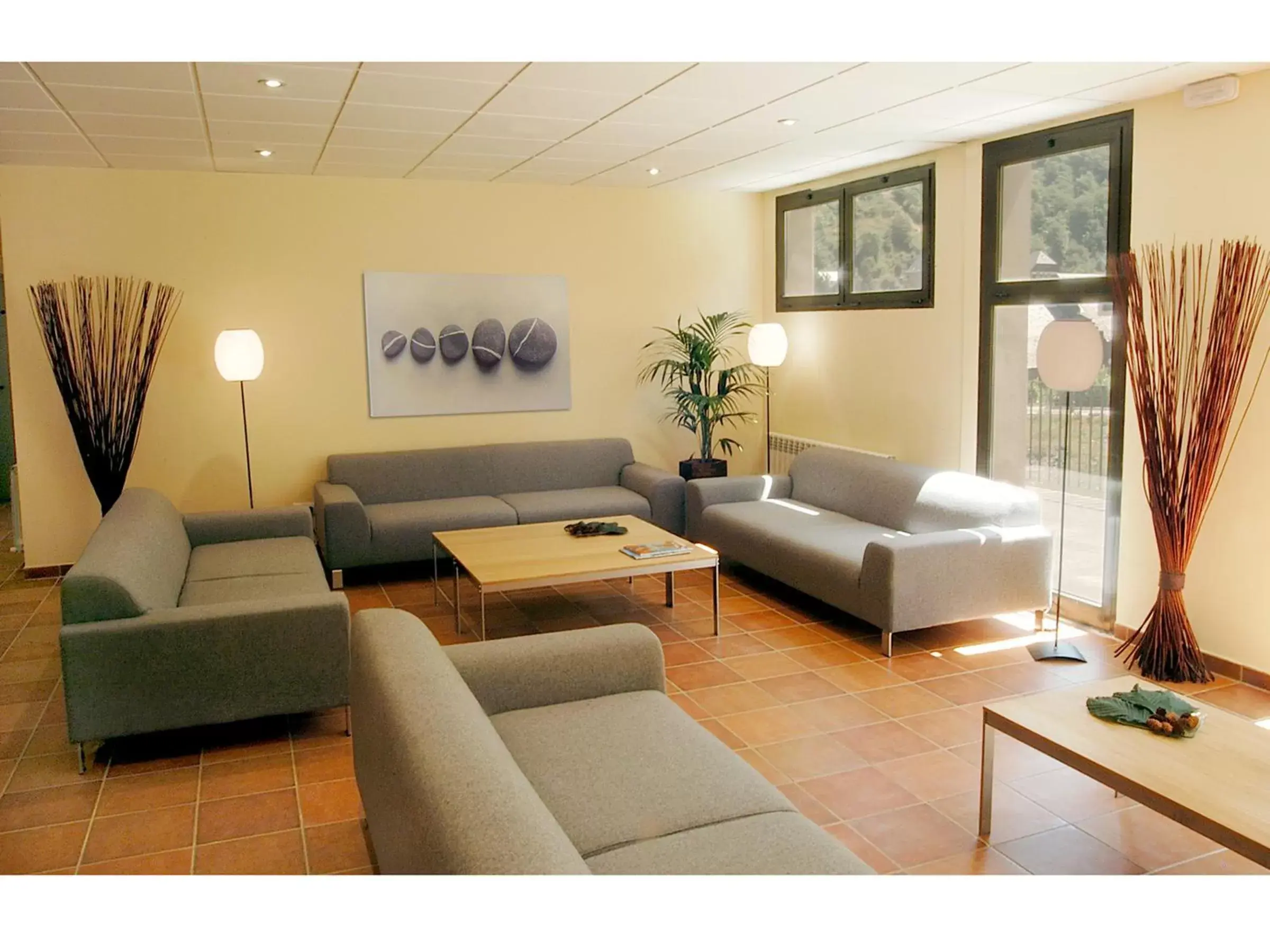 Photo of the whole room, Seating Area in Aparthotel Nou Vielha