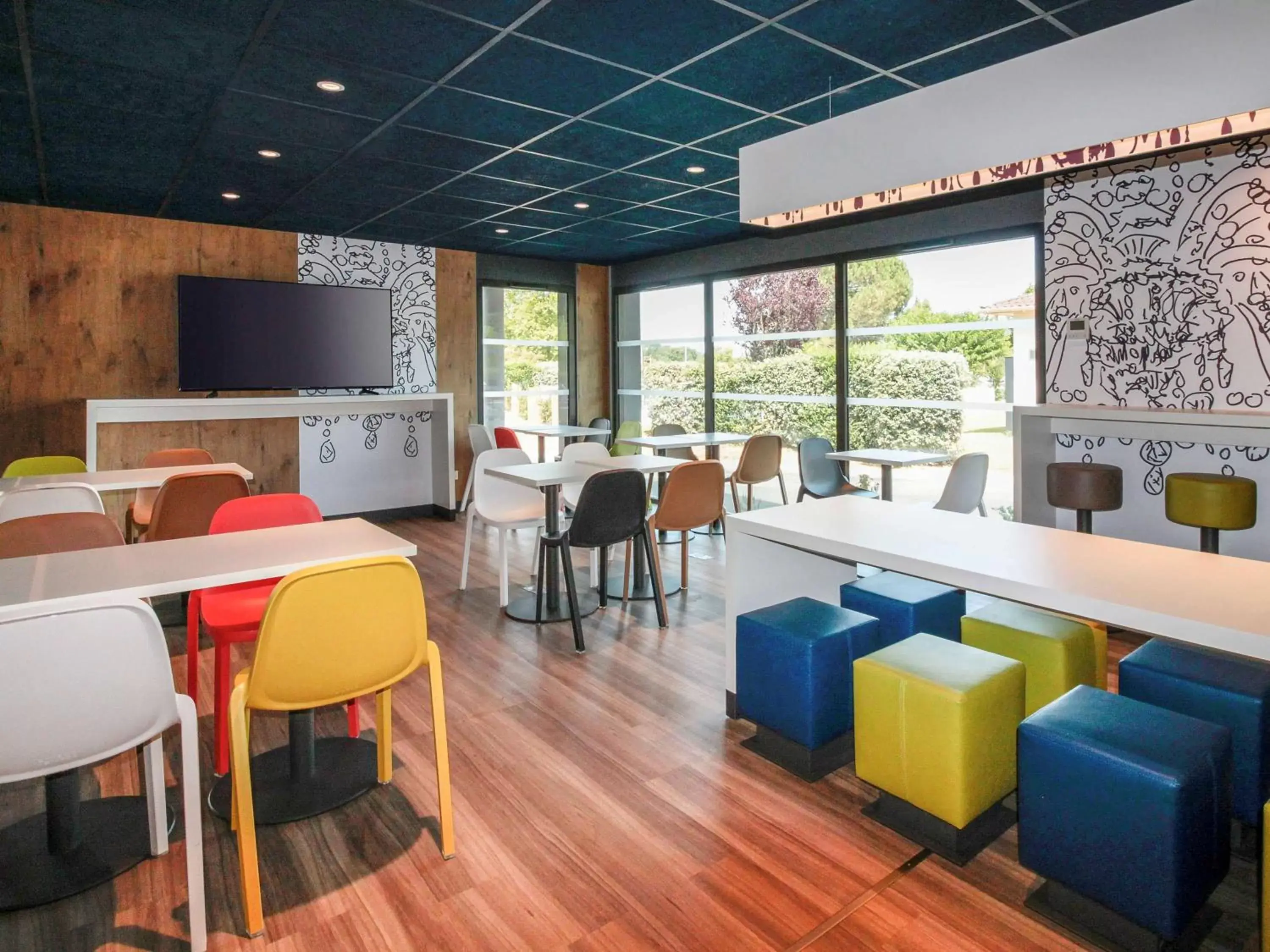 On site, Lounge/Bar in ibis budget Cahors