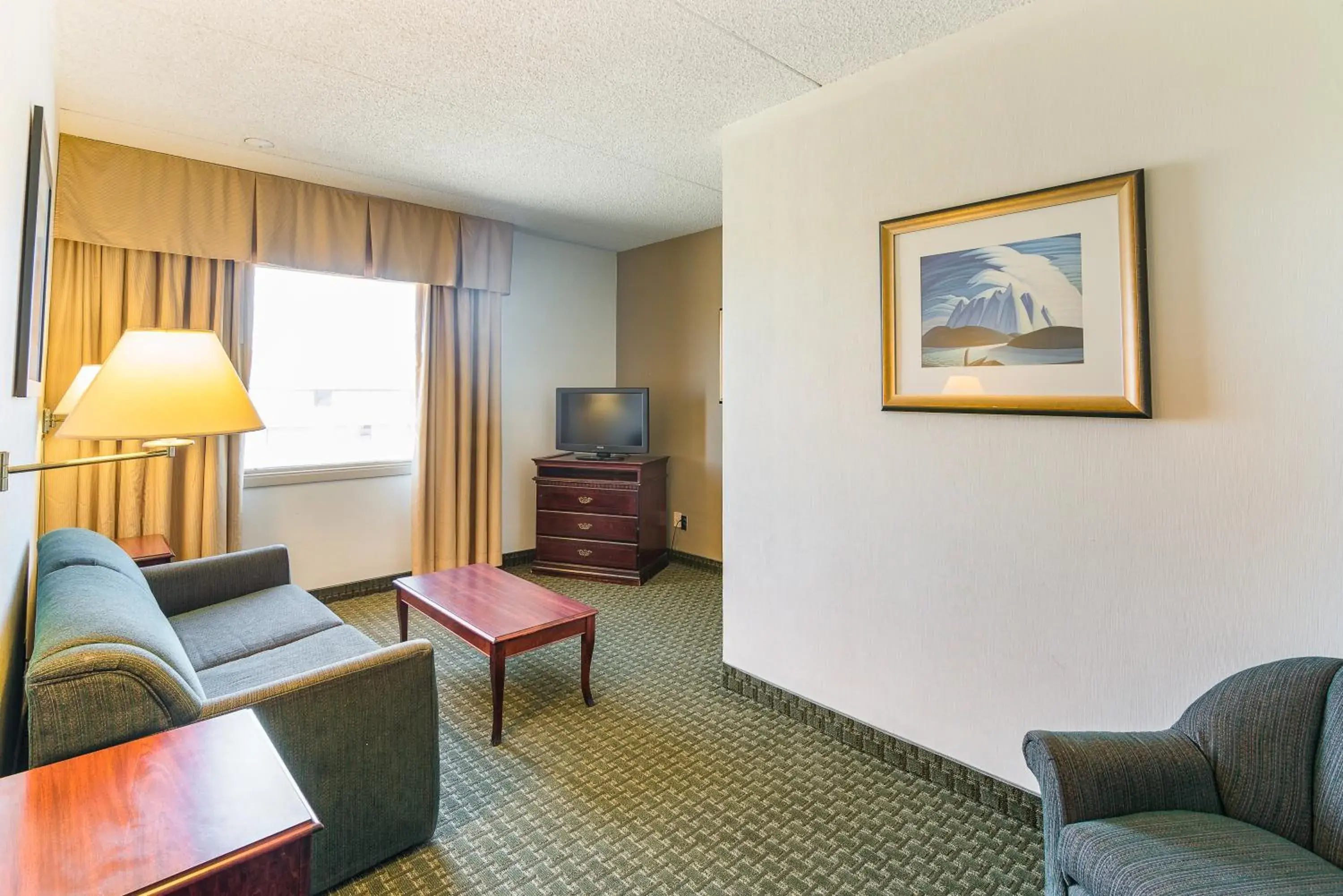 Seating Area in Ramada by Wyndham Thunder Bay Airlane Hotel