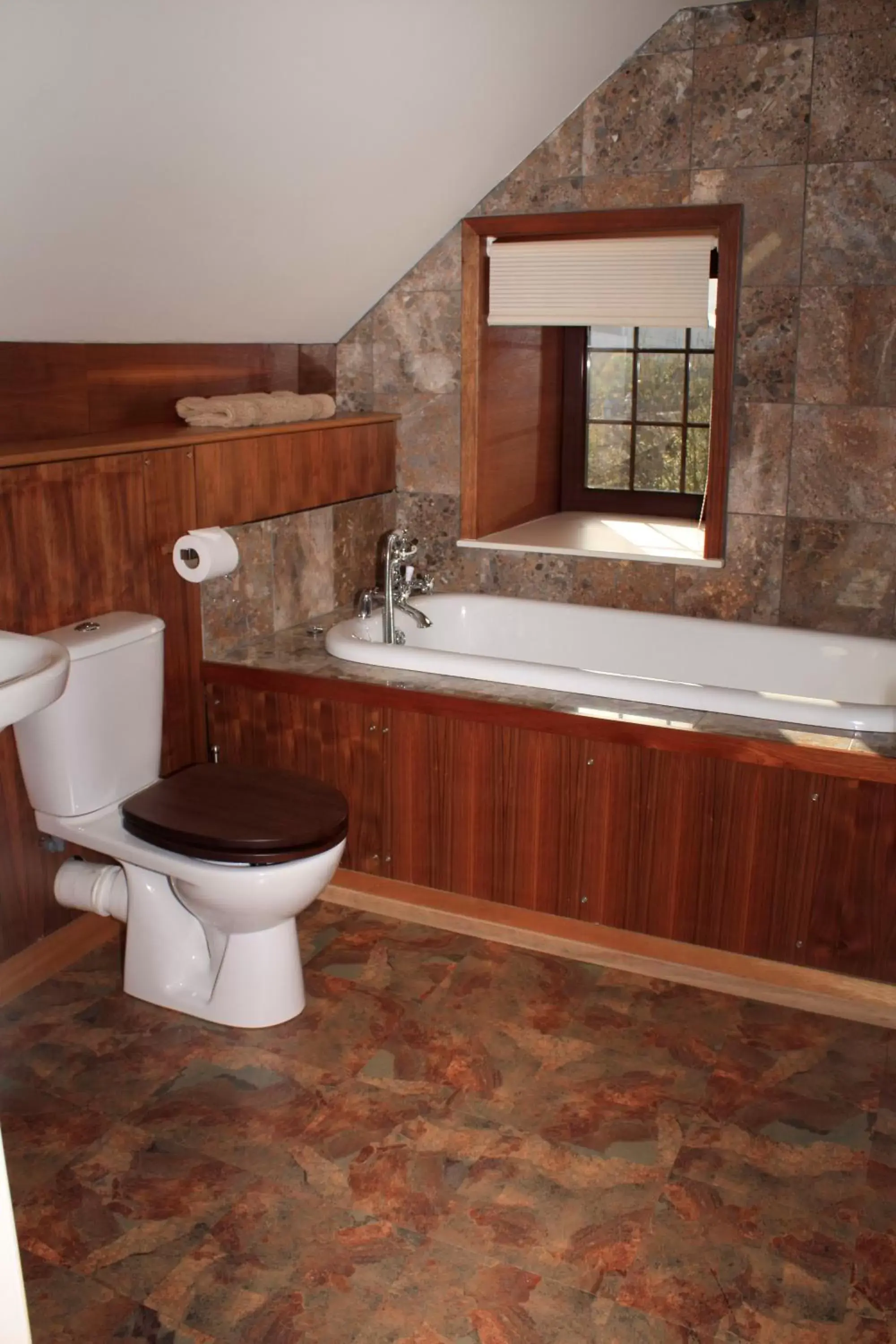 Bathroom in Ashtree House Hotel, Glasgow Airport & Paisley