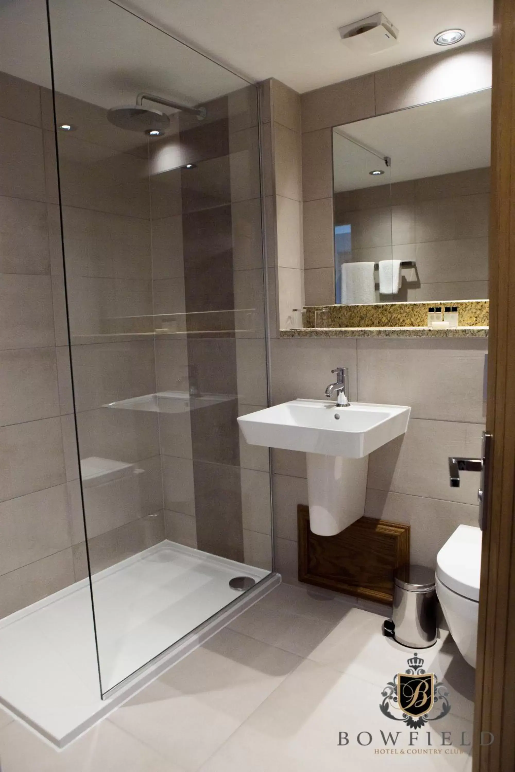 Bathroom in Bowfield Hotel and Spa