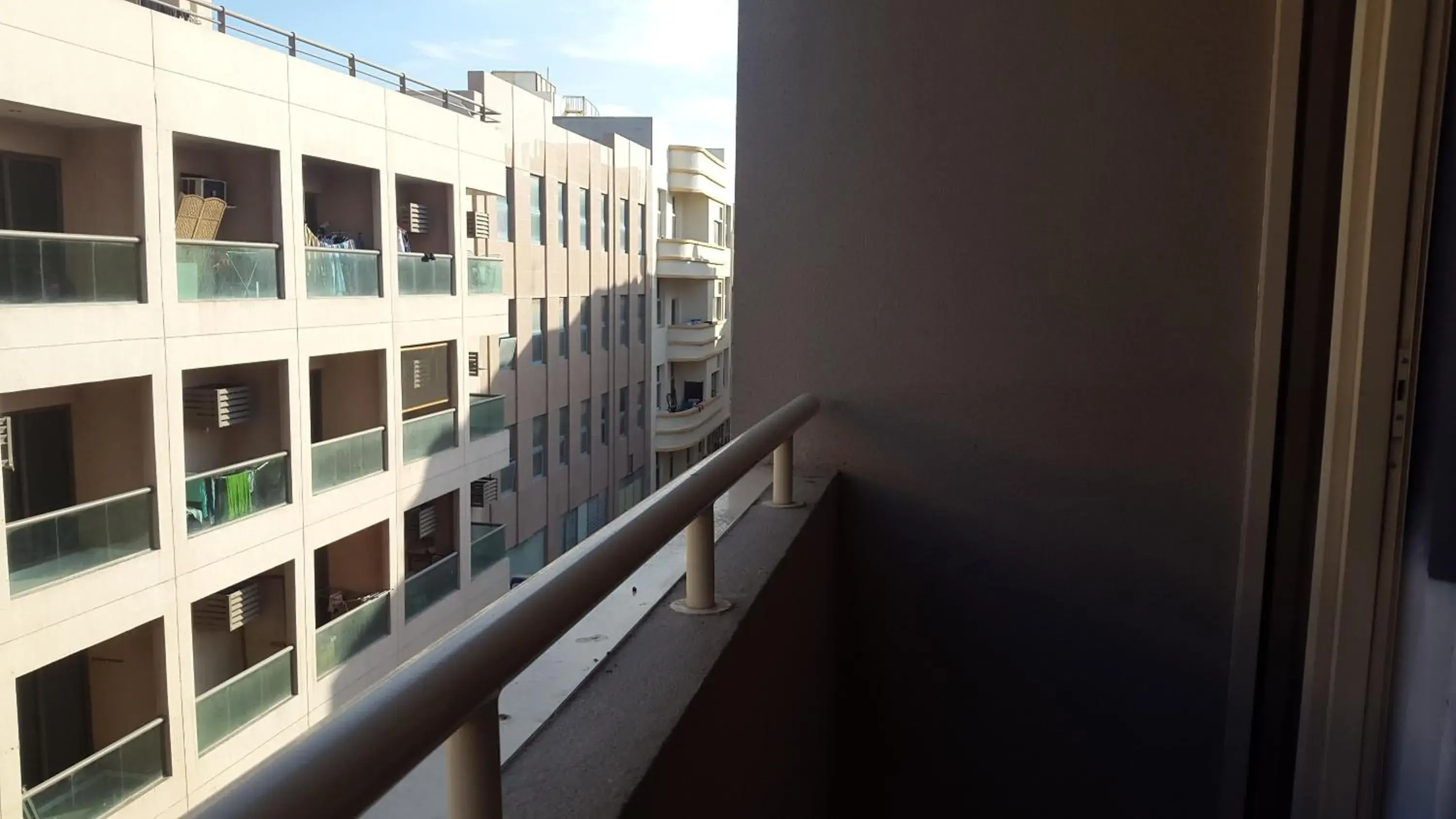 Street view, Balcony/Terrace in AL Raien Hotel Apartment