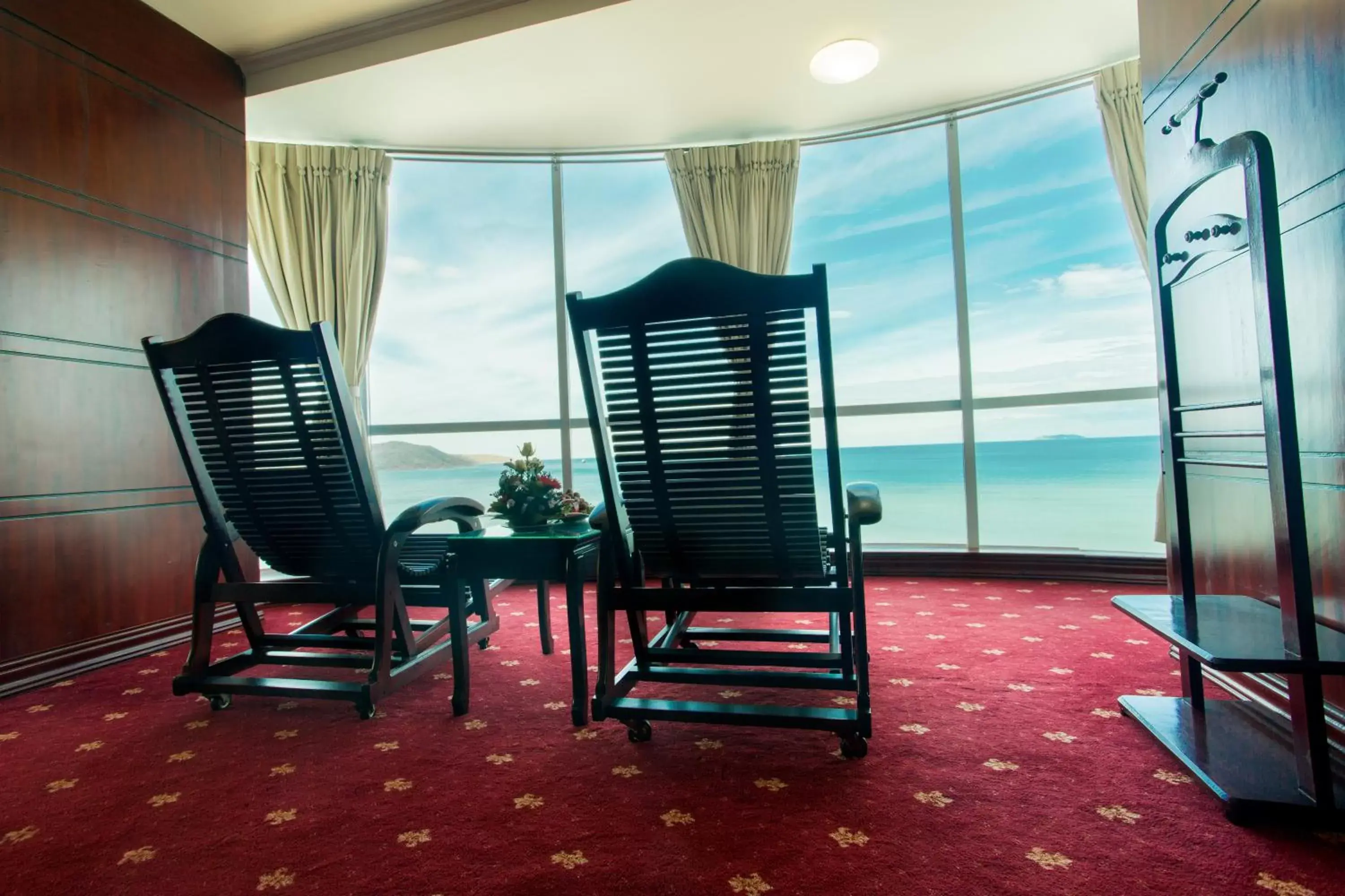 Sea view, Seating Area in Seagull Hotel