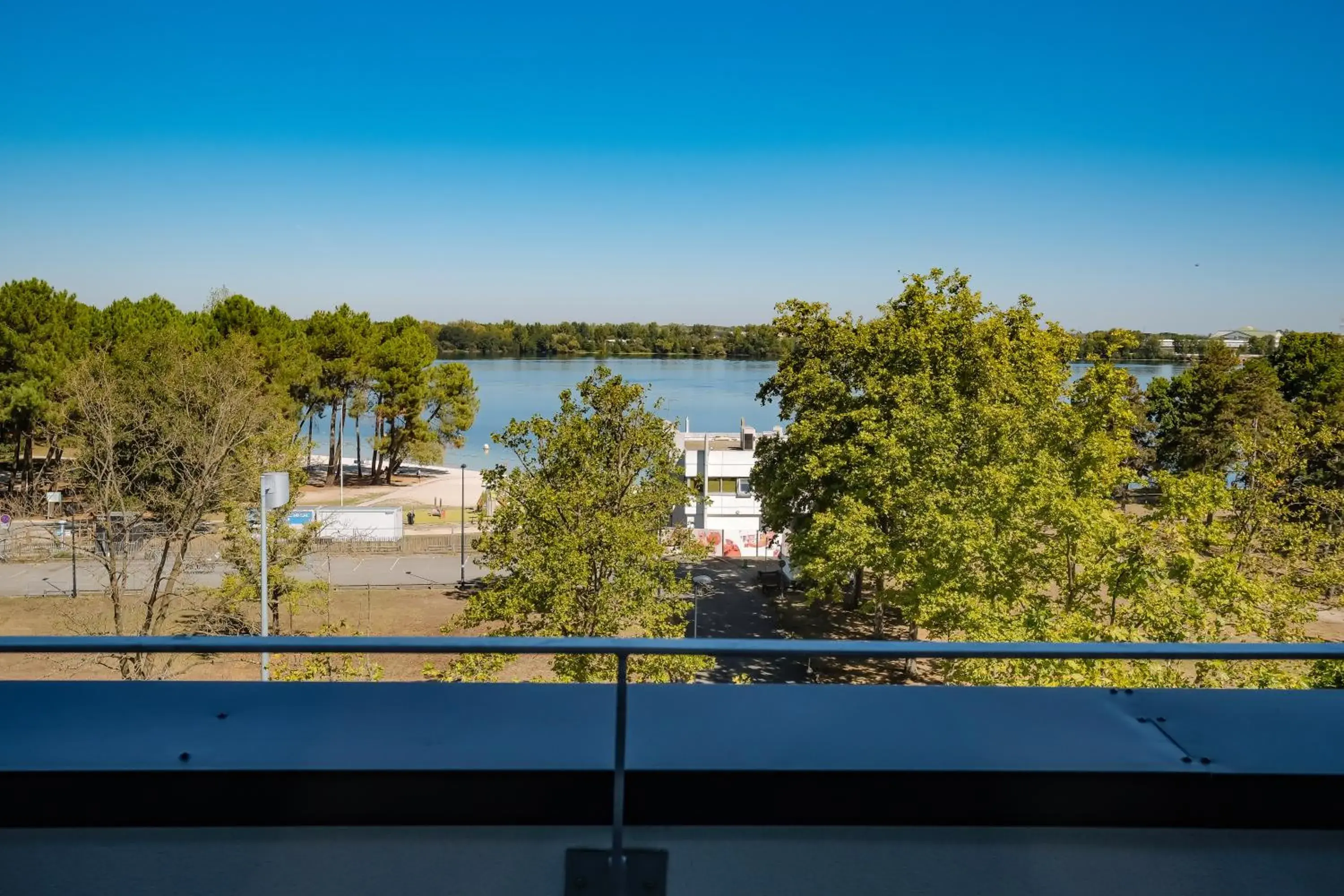 Lake view in Live Hotels Bordeaux Lac
