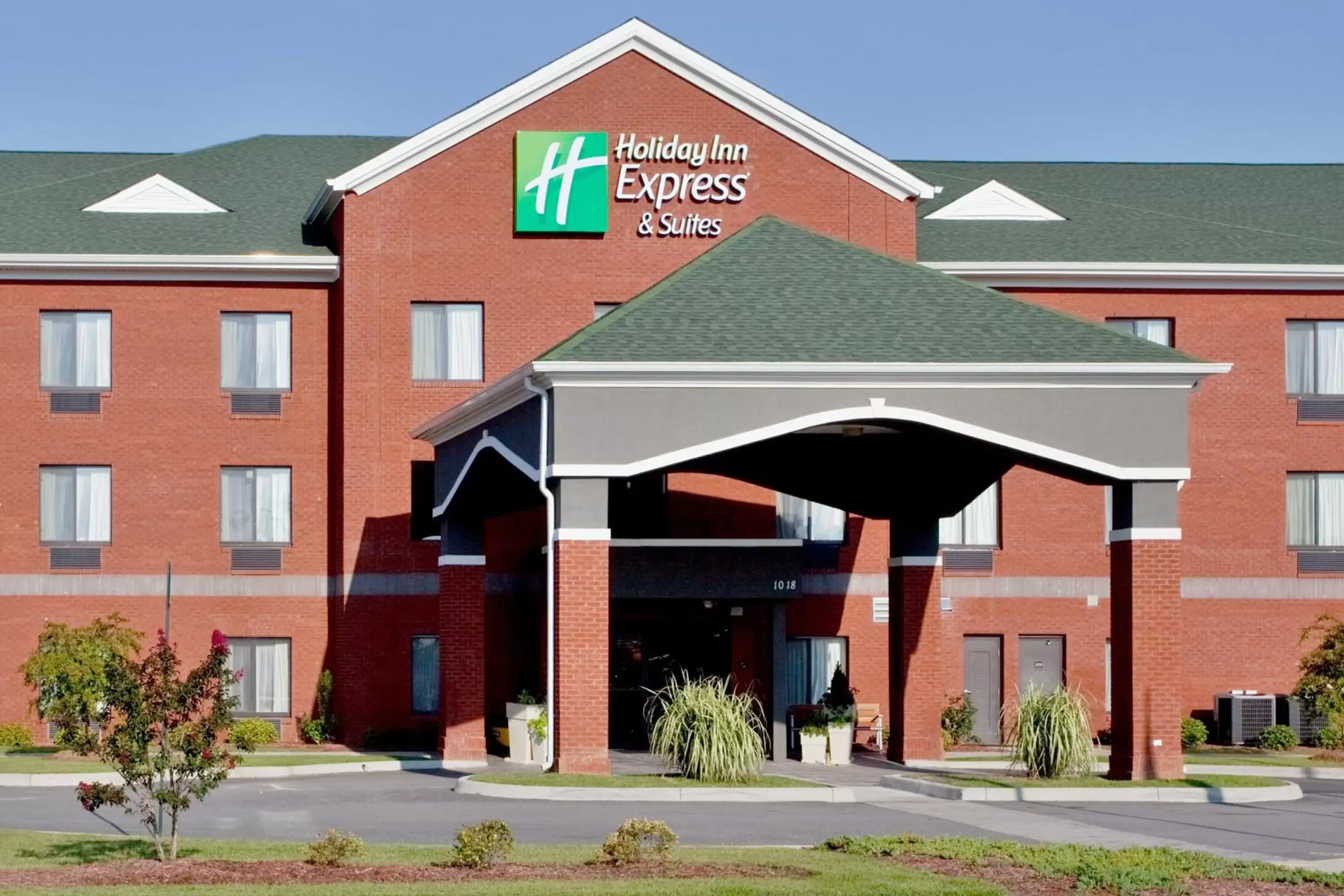 Property building in Holiday Inn Express Hotel & Suites Suffolk, an IHG Hotel