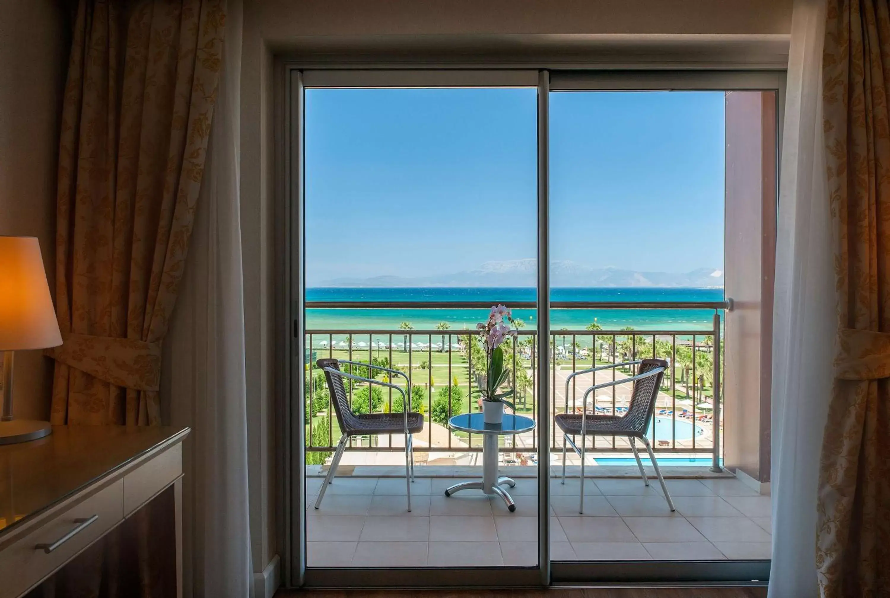 Photo of the whole room, Balcony/Terrace in Radisson Blu Resort & Spa Cesme