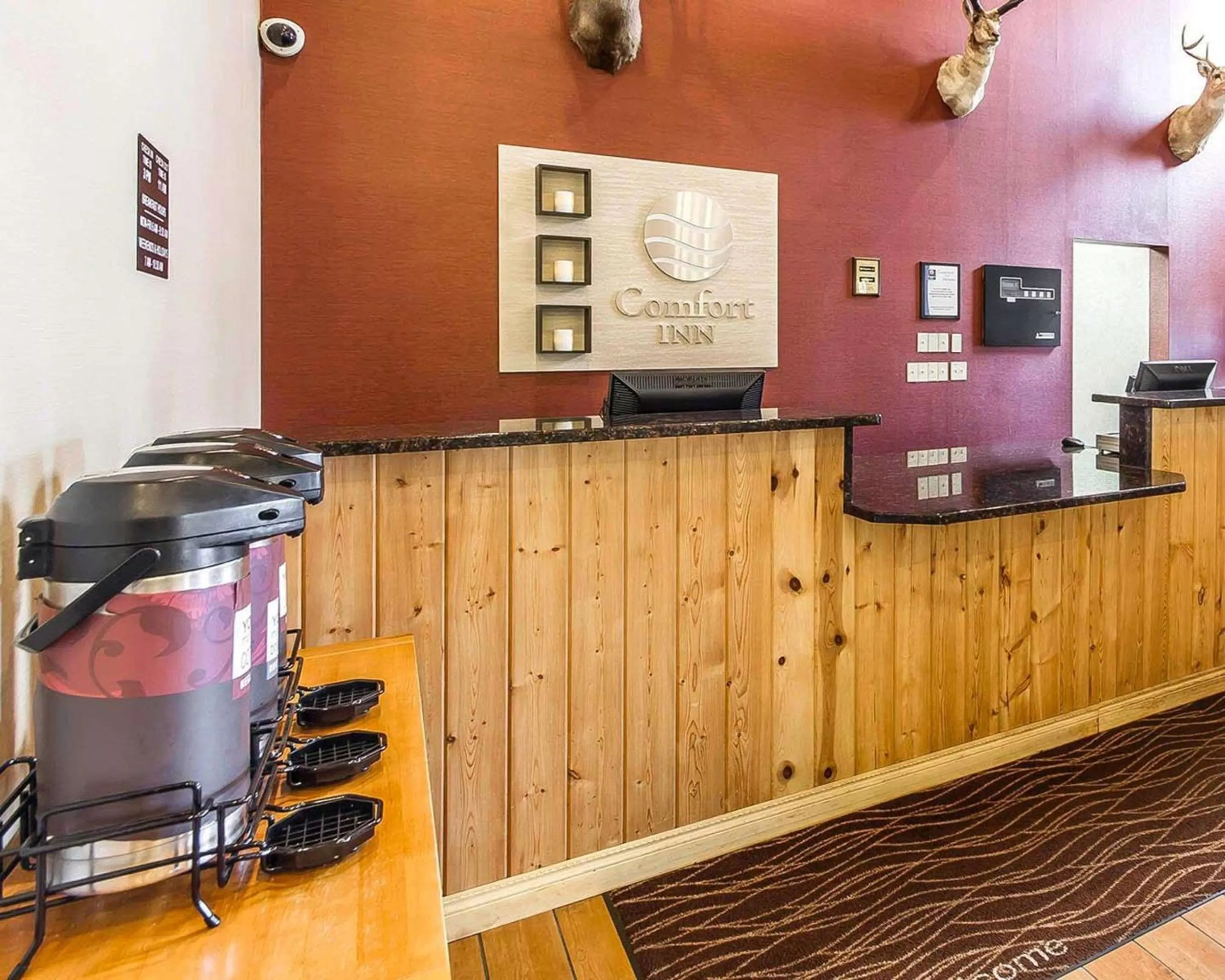 Lobby or reception in Comfort Inn Owatonna near Medical Center