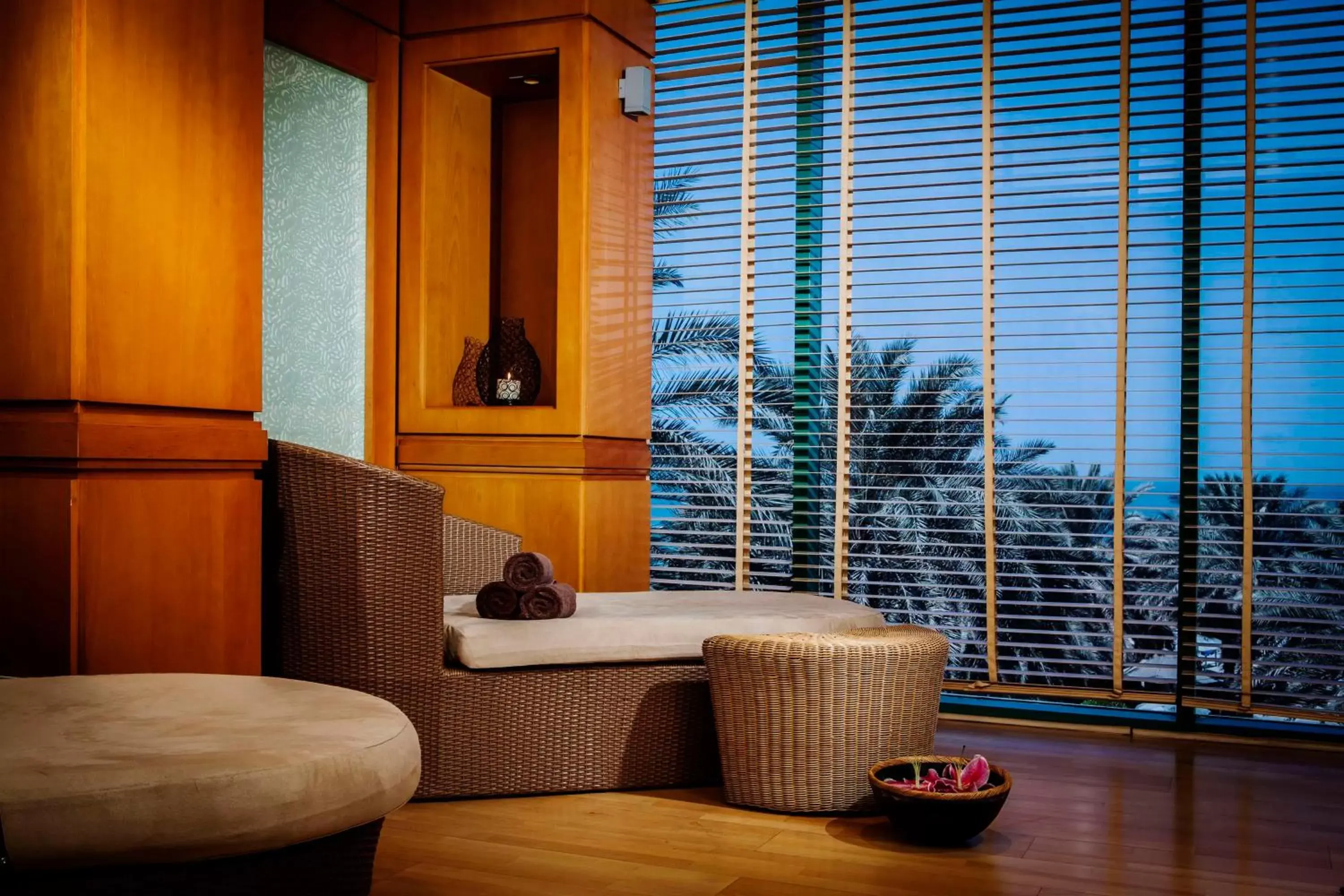 Spa and wellness centre/facilities, Seating Area in Hilton Dubai Jumeirah