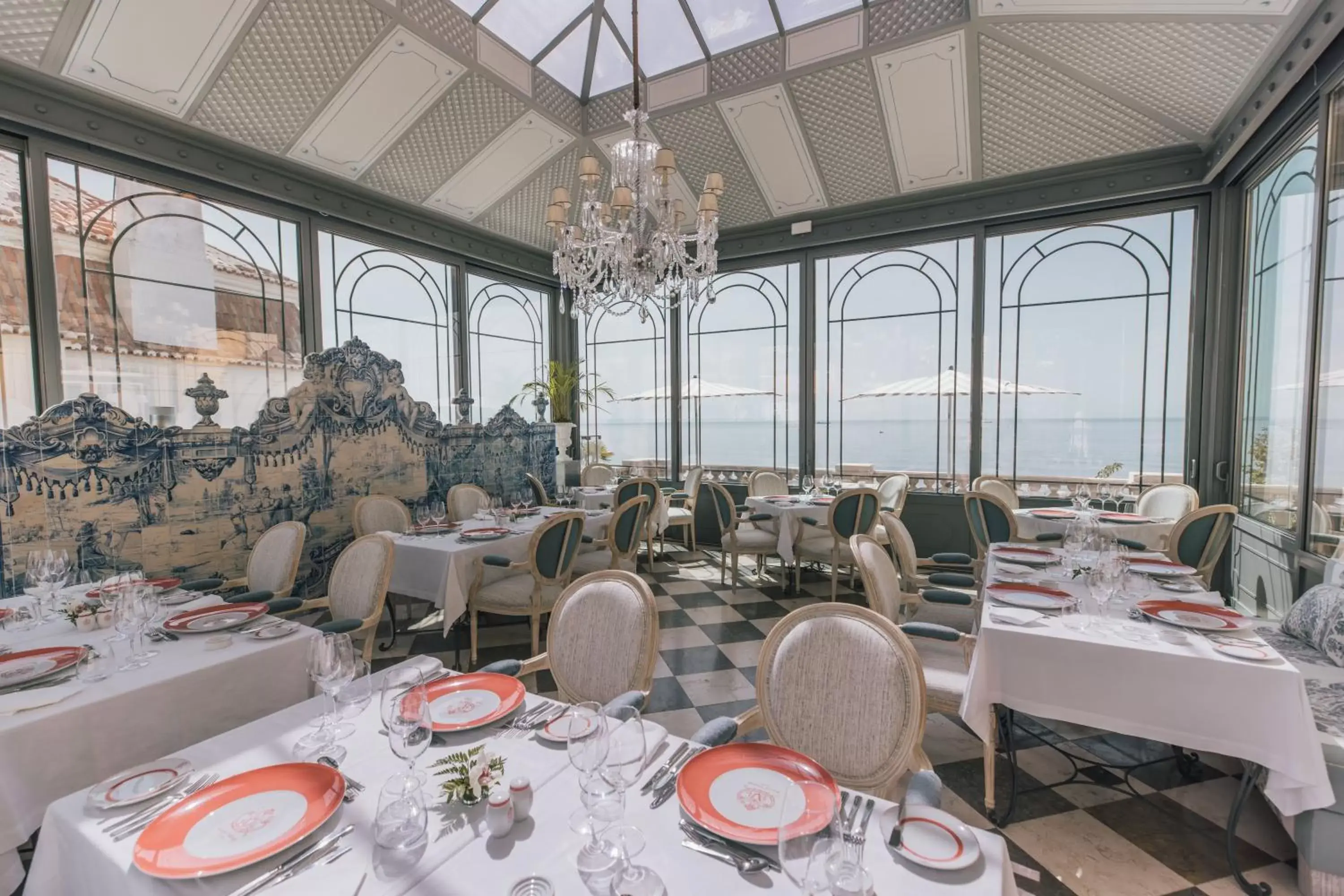 Restaurant/Places to Eat in Estoril Vintage Hotel