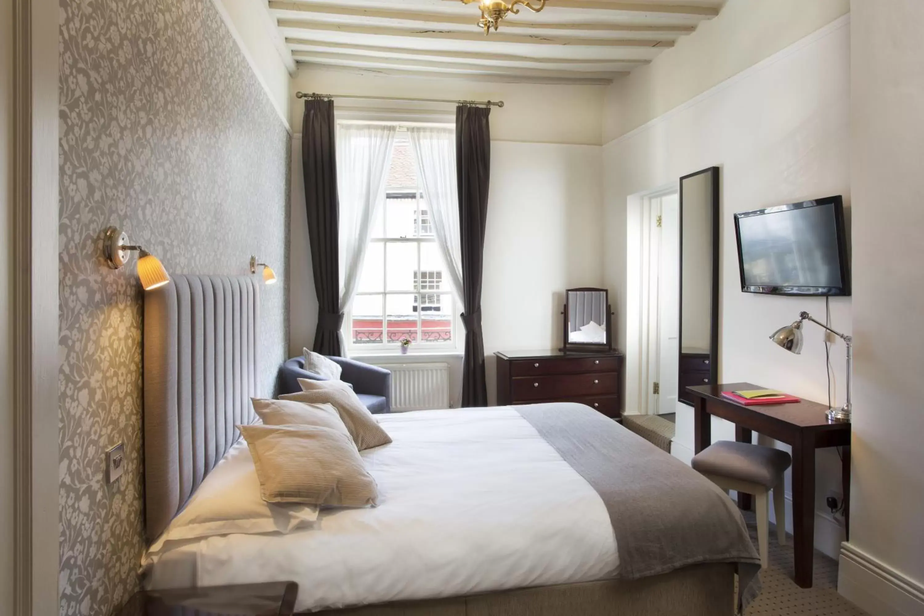 Bedroom, Bed in The George Hotel & Brasserie, Cranbrook