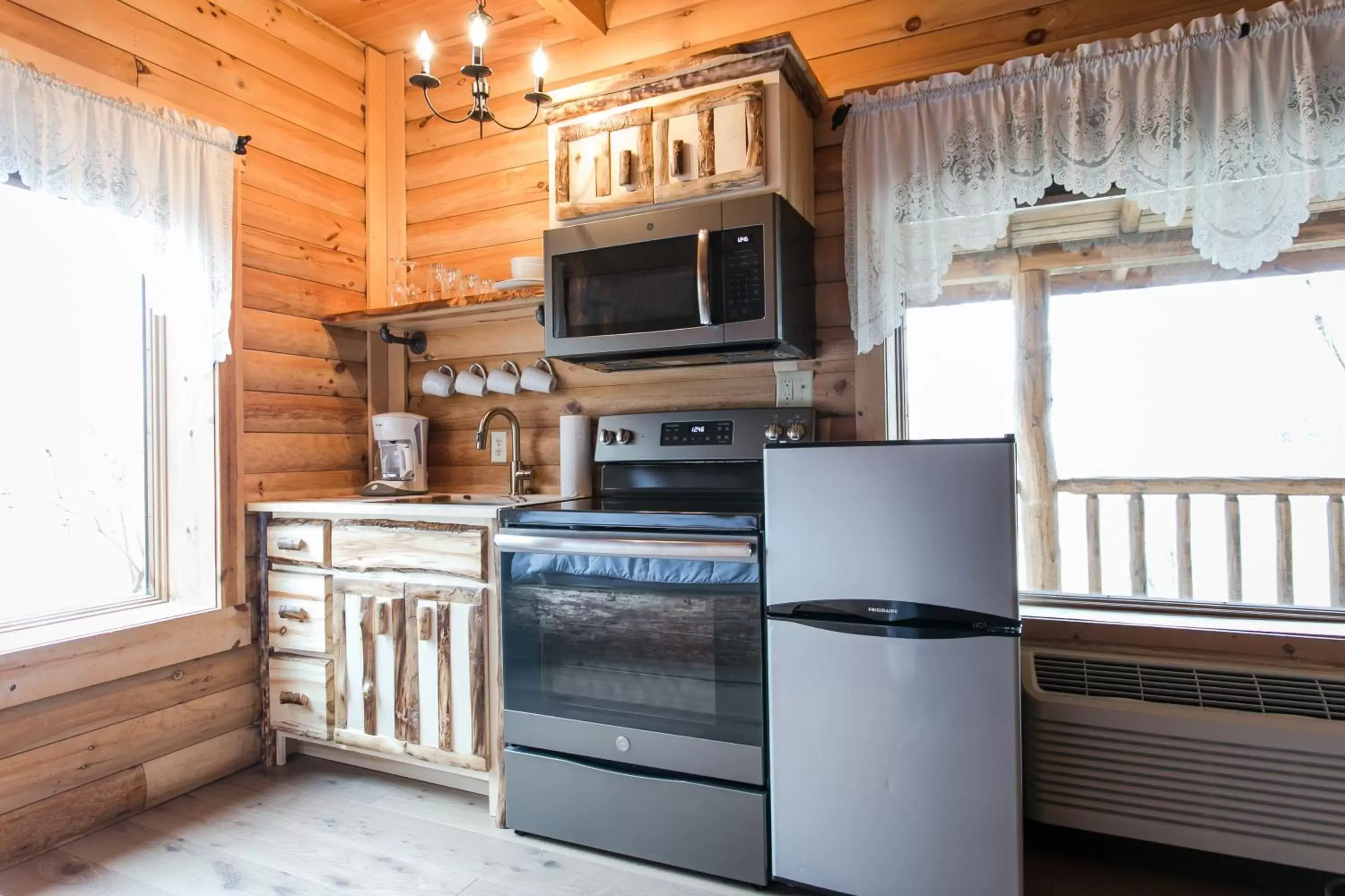 Kitchen or kitchenette, Kitchen/Kitchenette in Coblentz Country Lodge by Amish Country Lodging