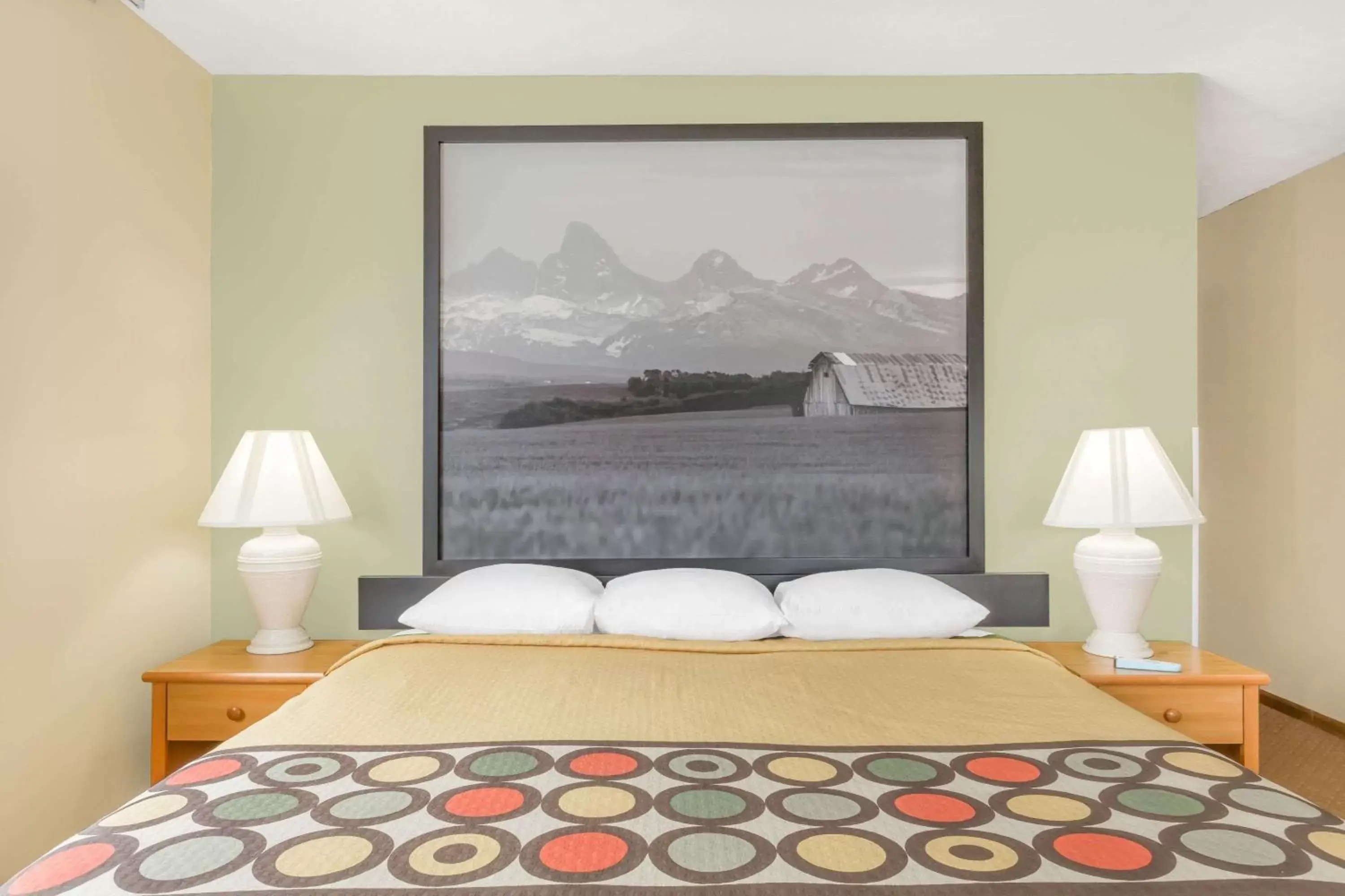 Photo of the whole room, Bed in Super 8 by Wyndham Driggs Photo of the whole room, Bed in Super 8 by Wyndham Driggs