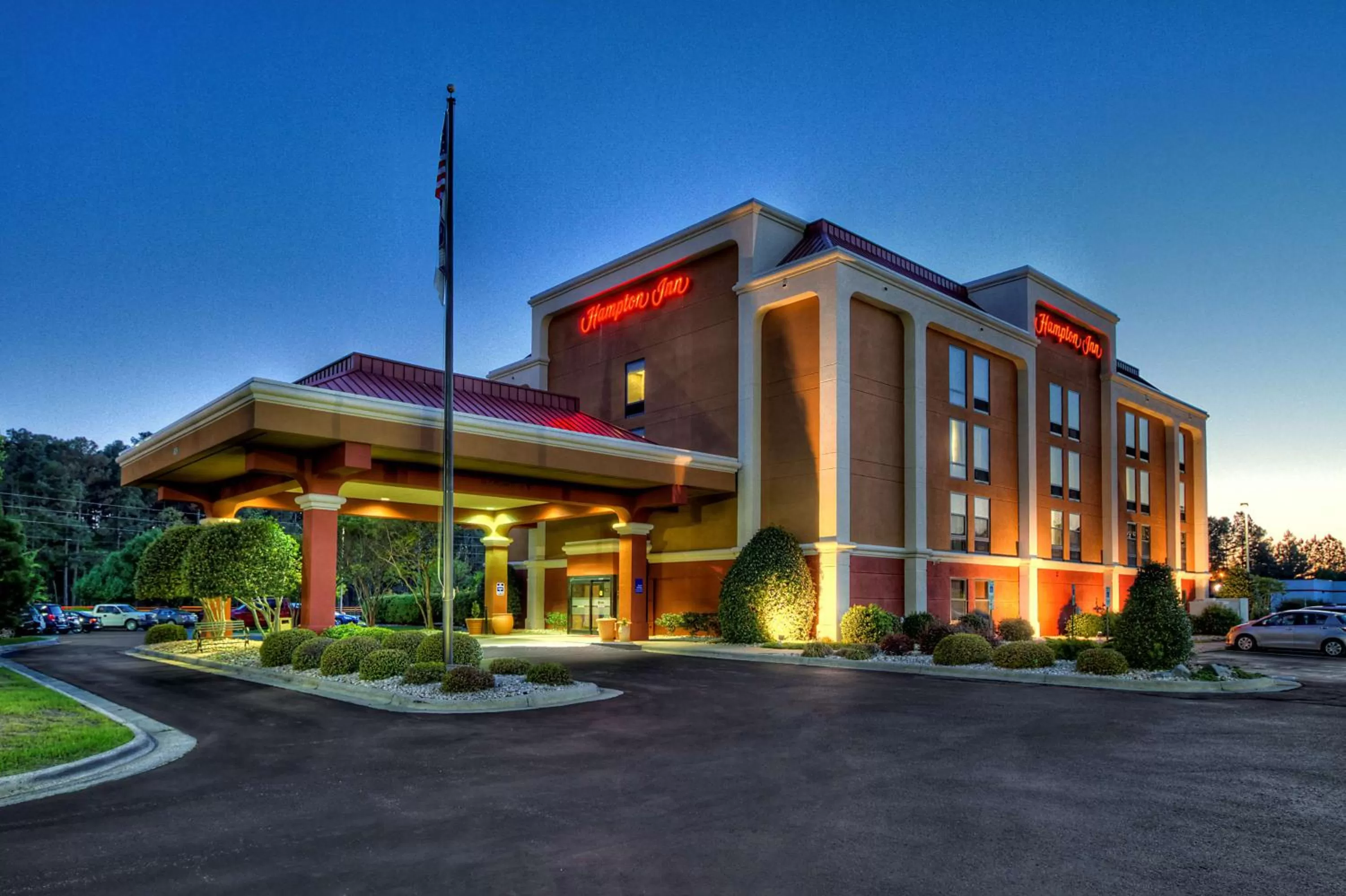 Property building in Hampton Inn Goldsboro
