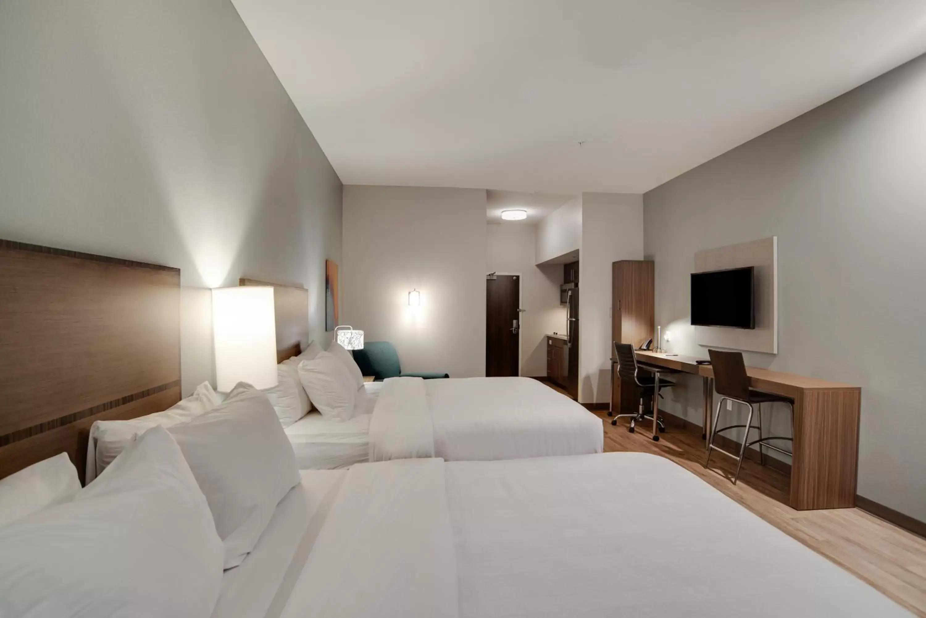 Bedroom, Bed in MainStay Suites Carlisle - Harrisburg