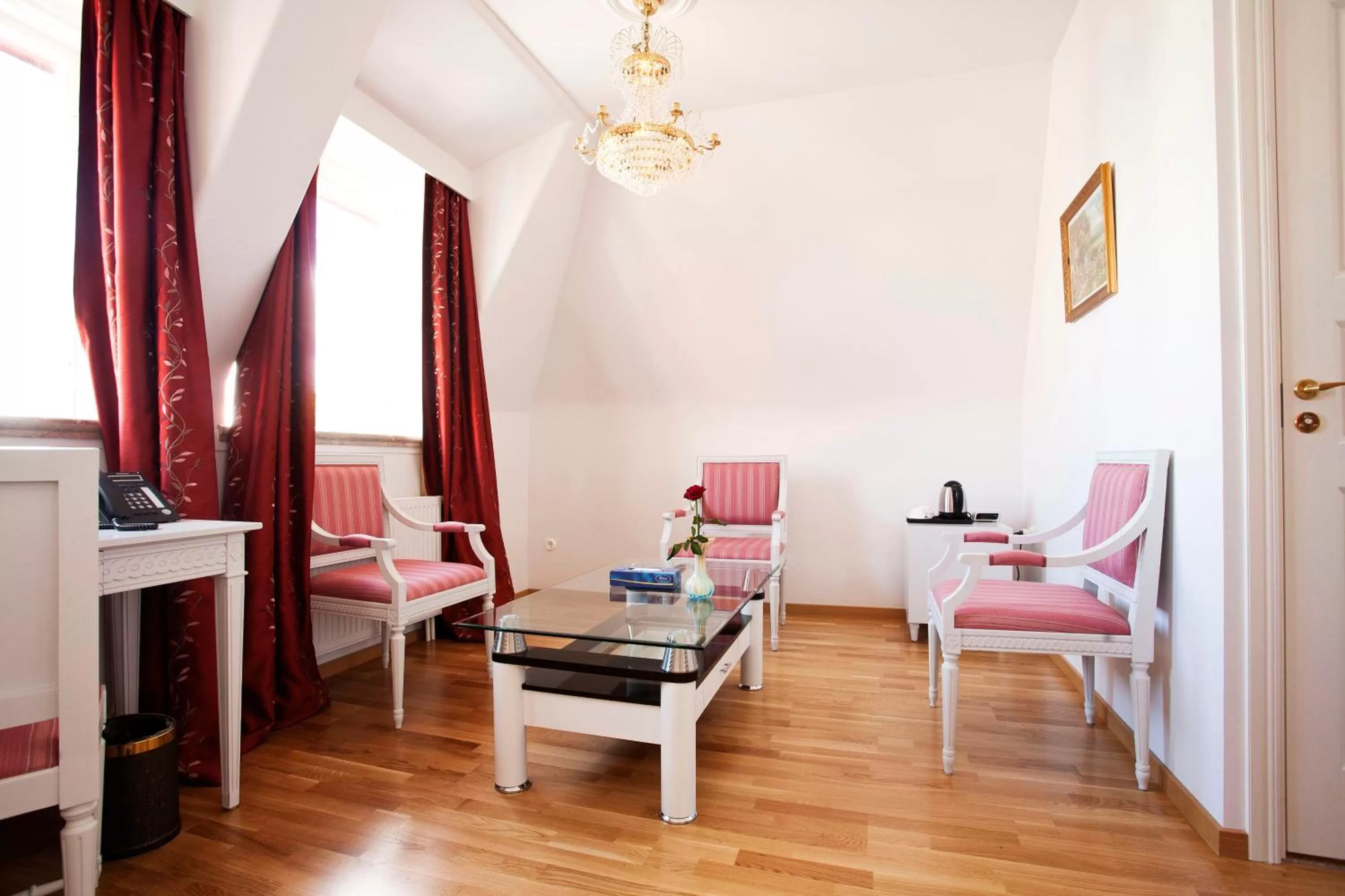 Seating area in Brommavik Hotel