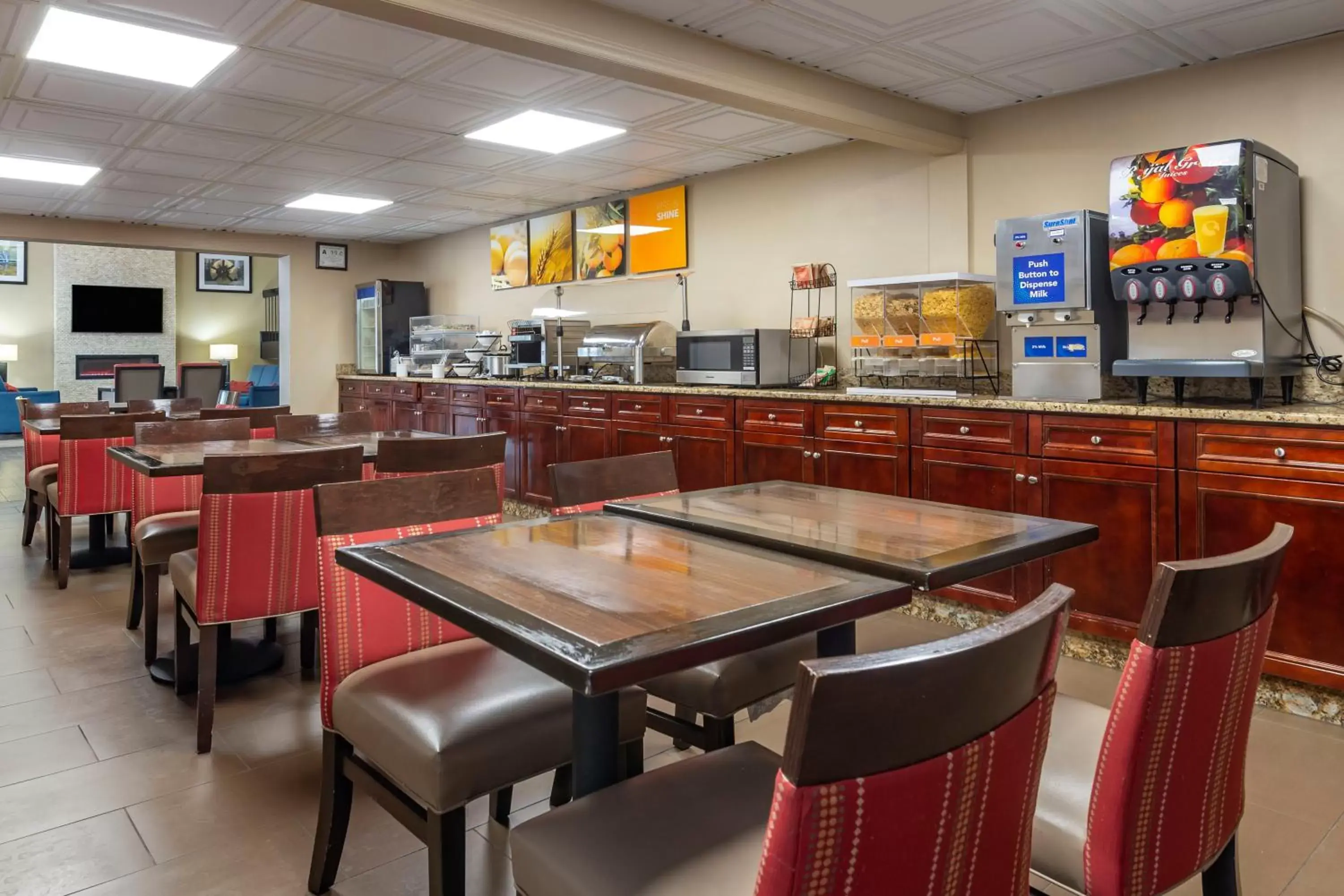 Restaurant/Places to Eat in Comfort Inn Matthews / Charlotte