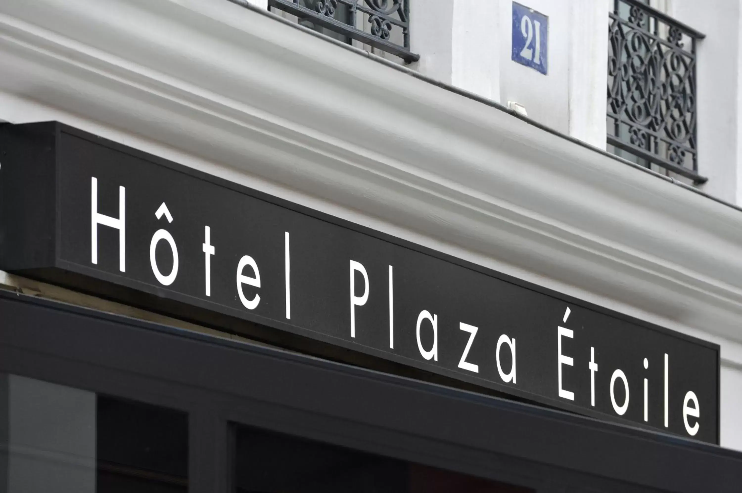 Facade/entrance, Property Logo/Sign in Hôtel Plaza Étoile