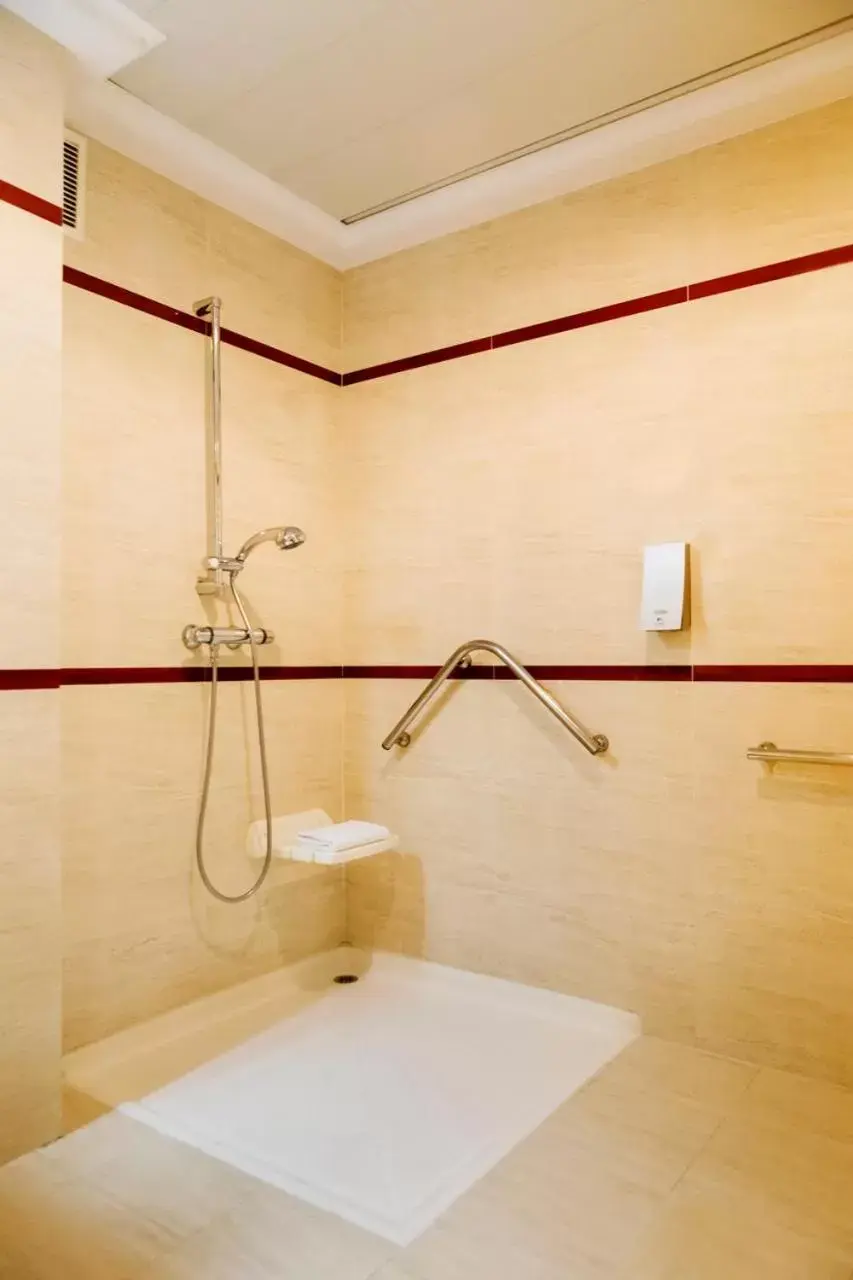 Bathroom in Gran Hotel de Ferrol