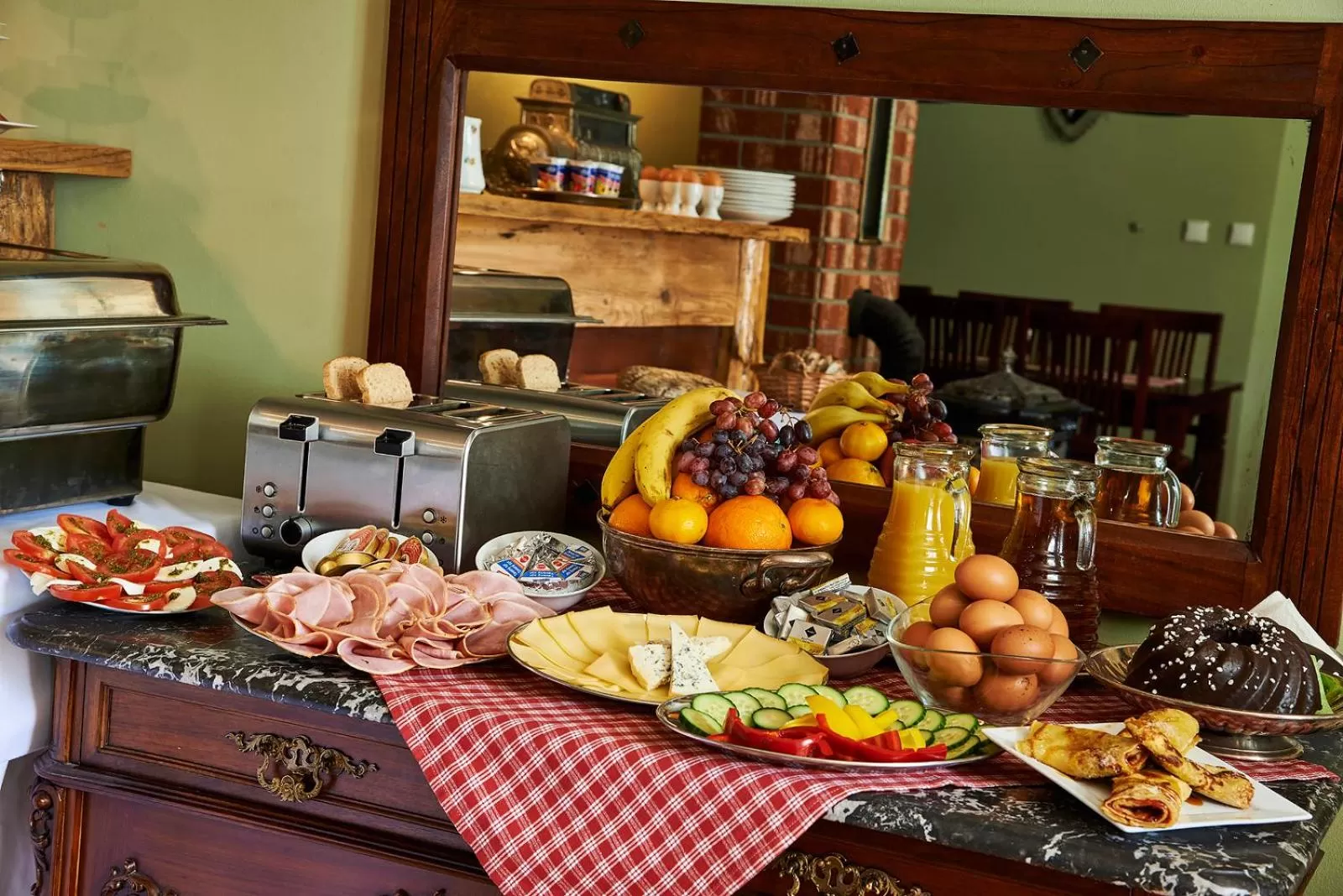 Buffet breakfast in Hotel Stará Pekárna s privátním wellness