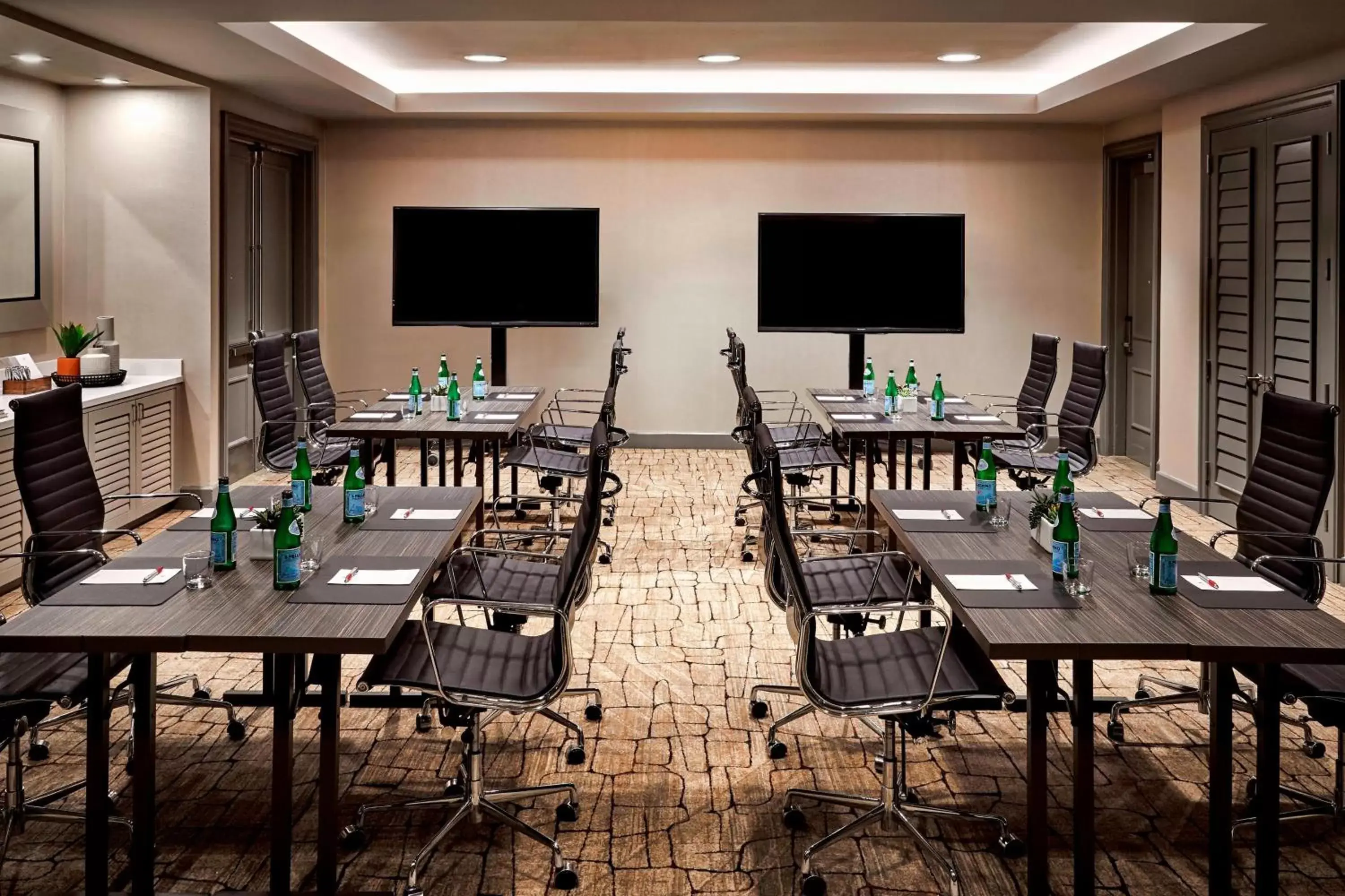 Meeting/conference room in Coronado Island Marriott Resort & Spa