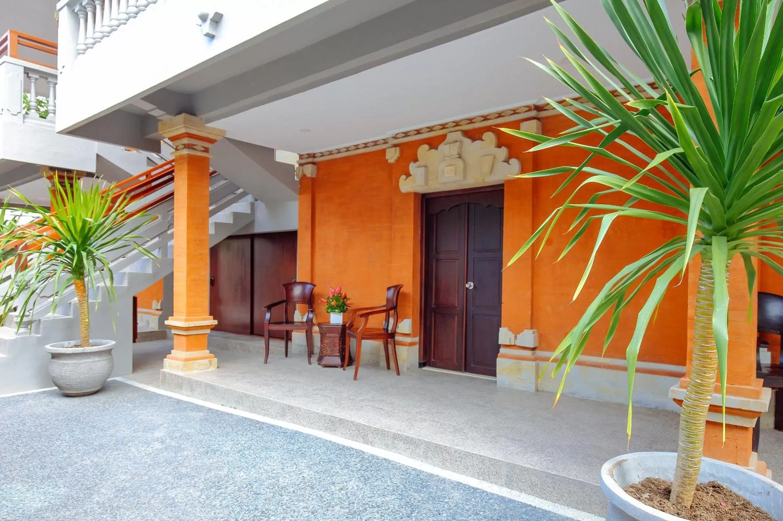 Patio, Patio/Outdoor Area in Dewi Sri Hotel