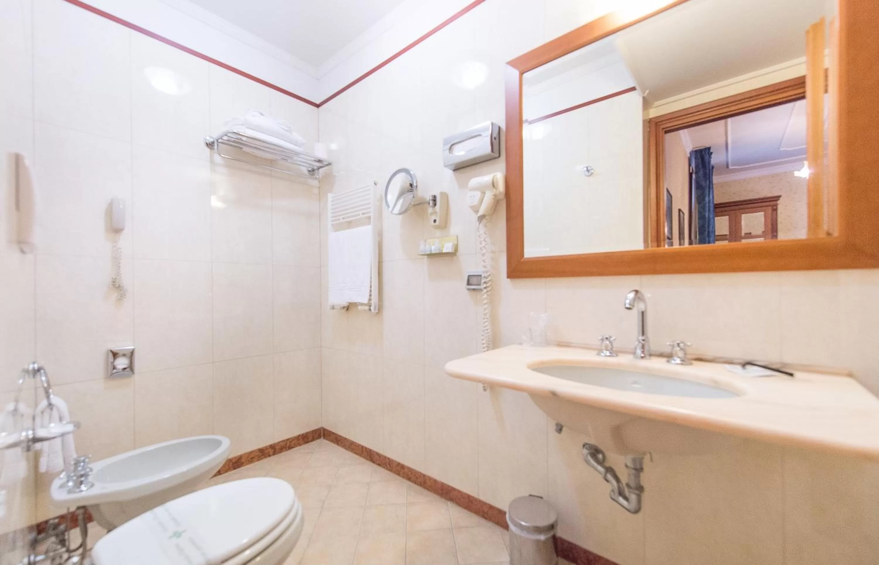 Bathroom in Diana Park Hotel