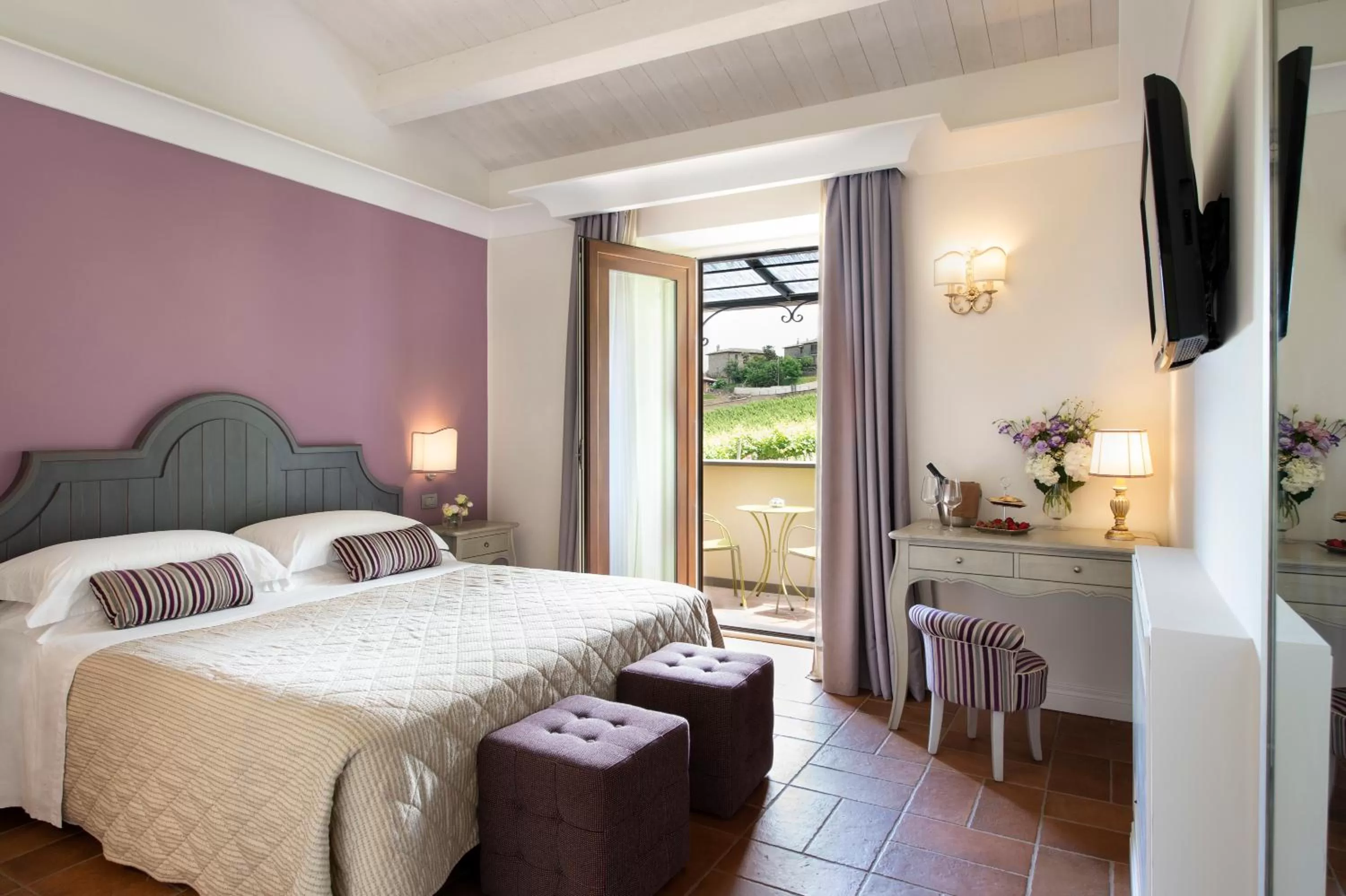 Bed in Altarocca Wine Resort Adults Only