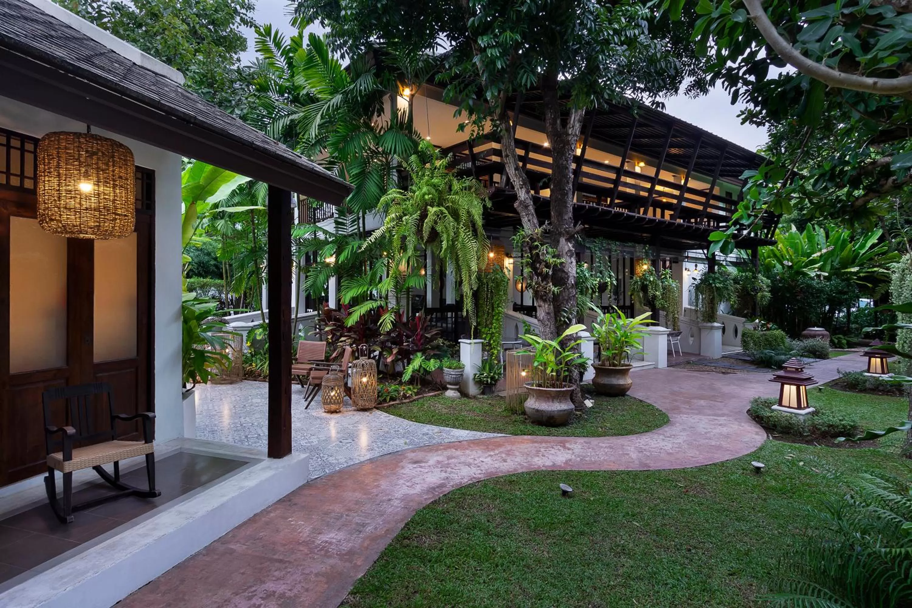 Restaurant/places to eat in Ratchapruek Lanna Boutique