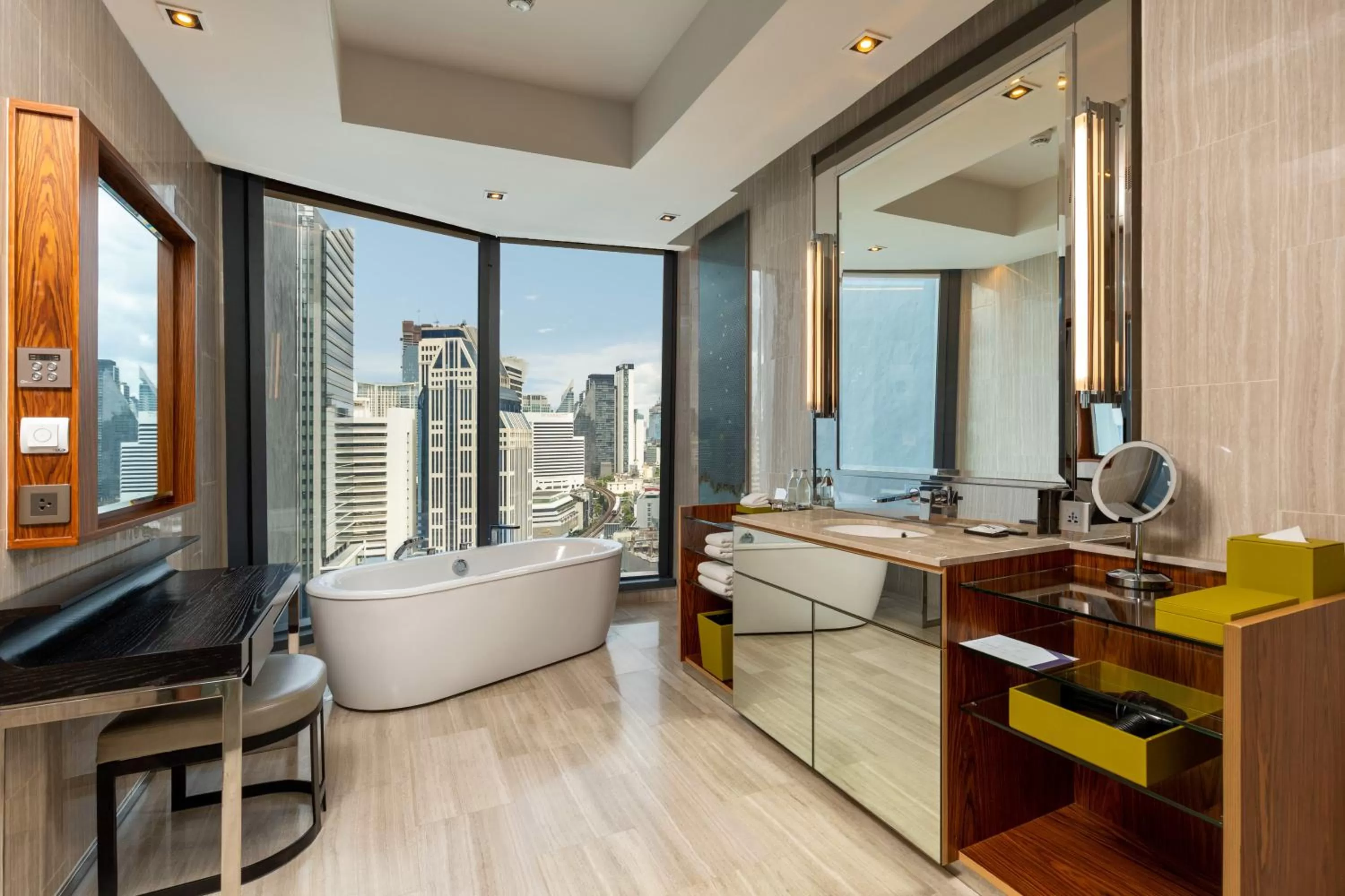 Bathroom, Bed in Hyatt Regency Bangkok Sukhumvit