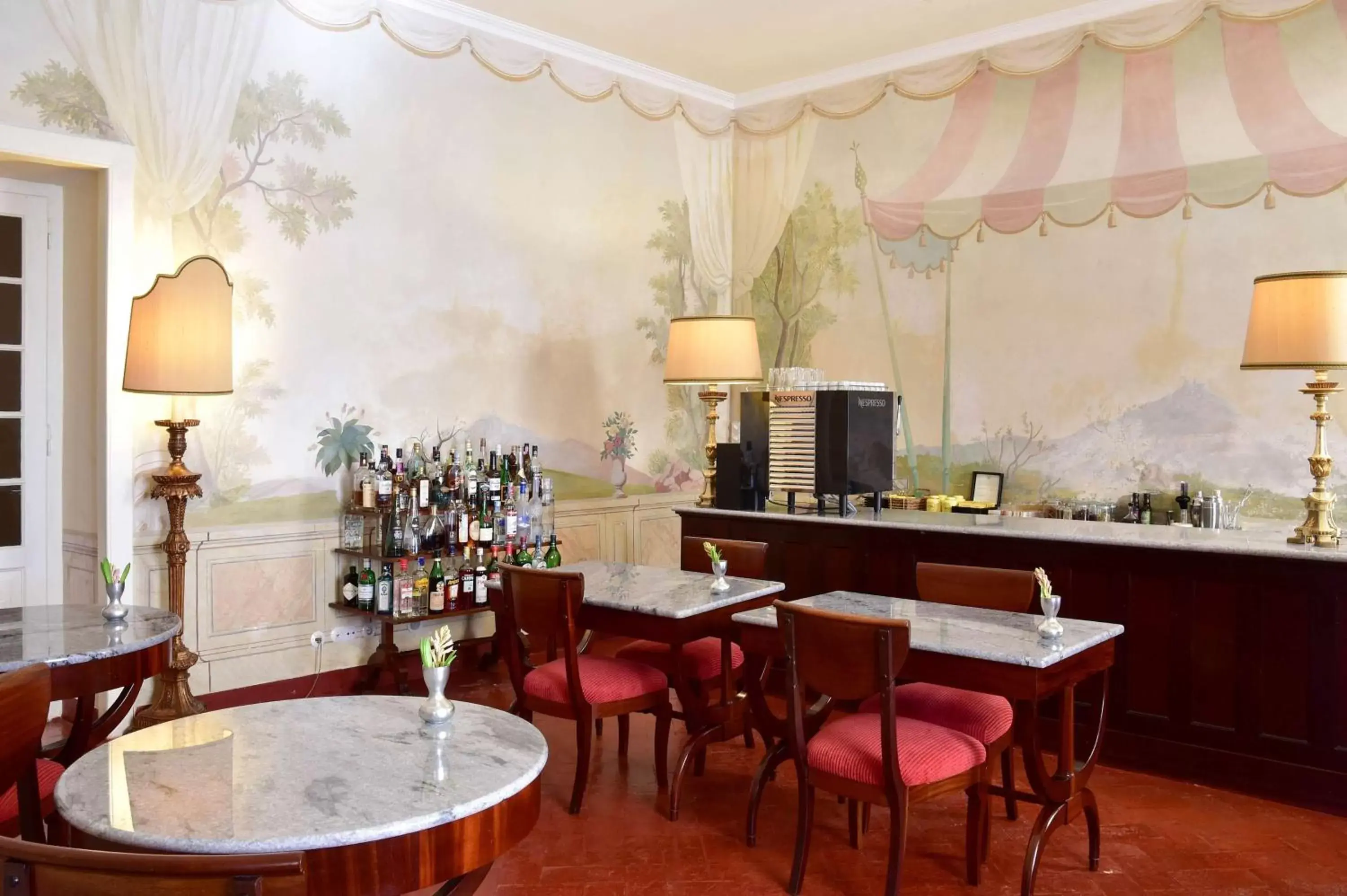 Lounge or bar, Restaurant/Places to Eat in Tivoli Palácio de Seteais Sintra Hotel - The Leading Hotels of the World