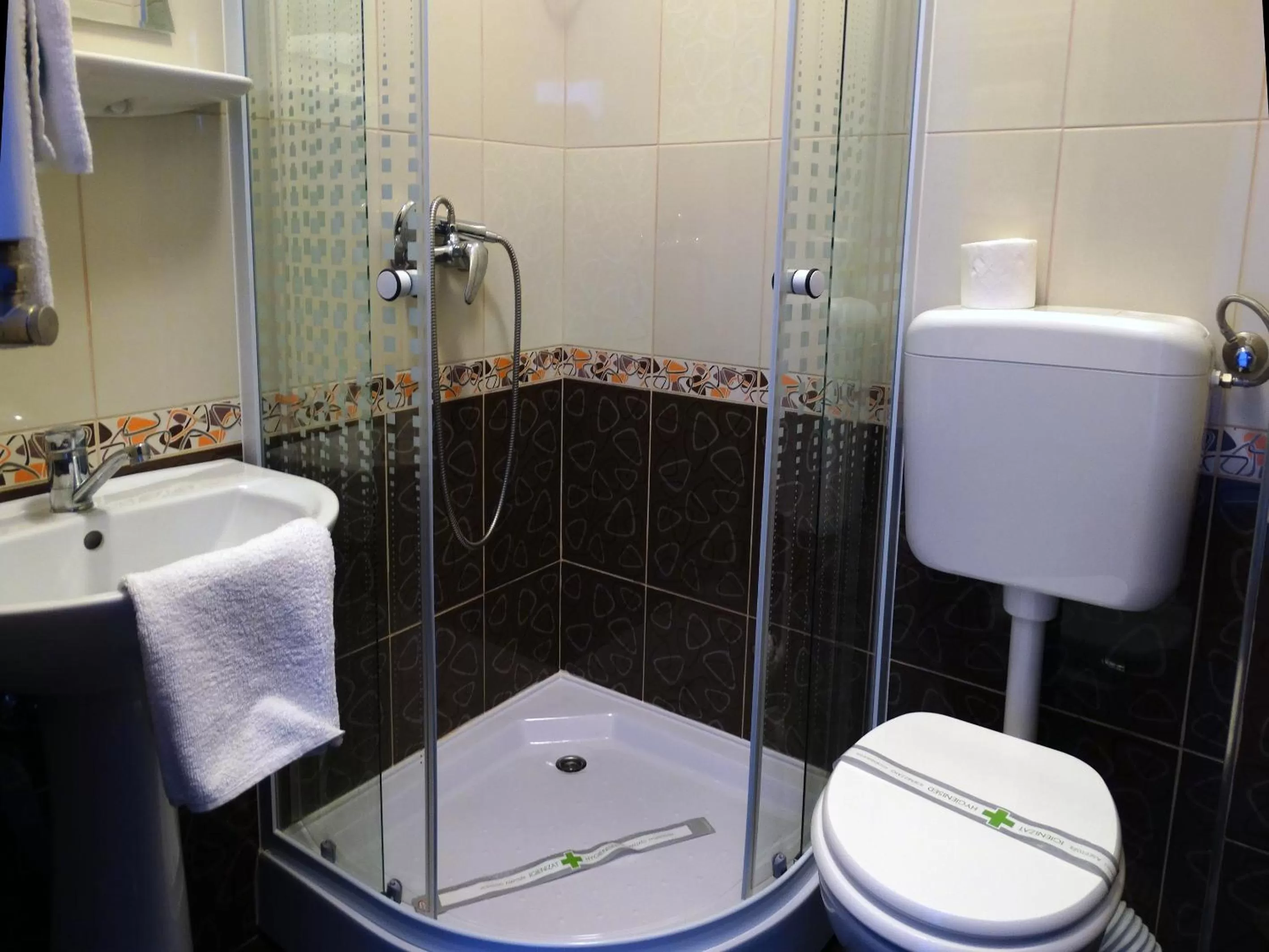 Shower, Bathroom in Prince Hotel