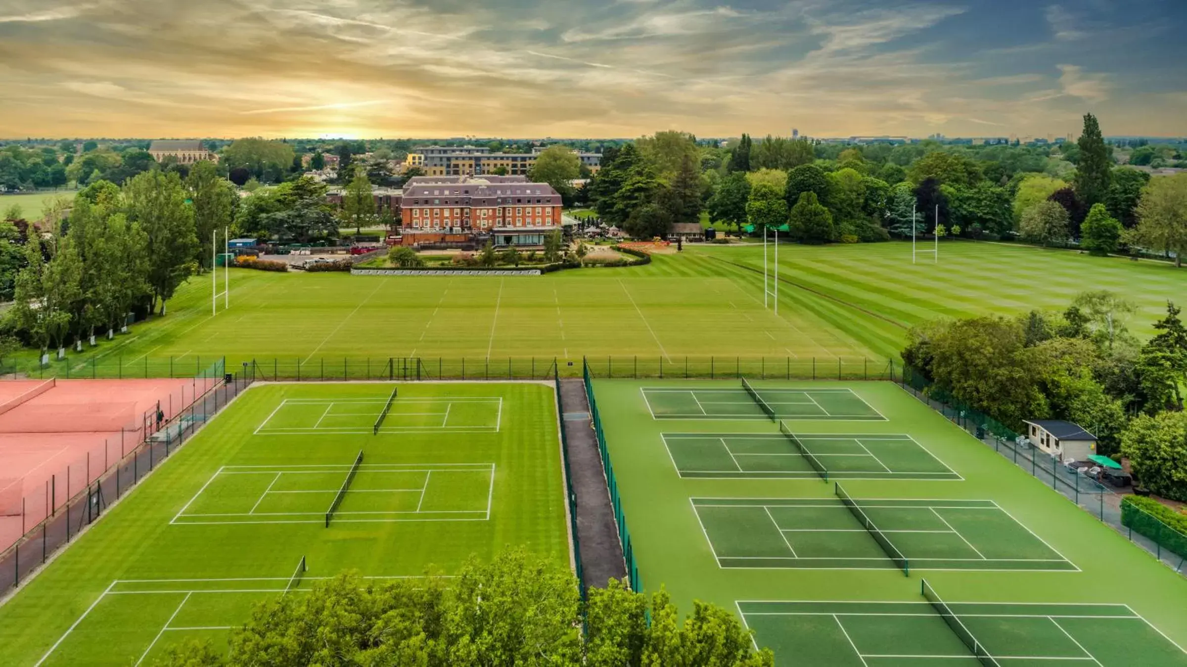Tennis court, Tennis/Squash in The Lensbury Resort