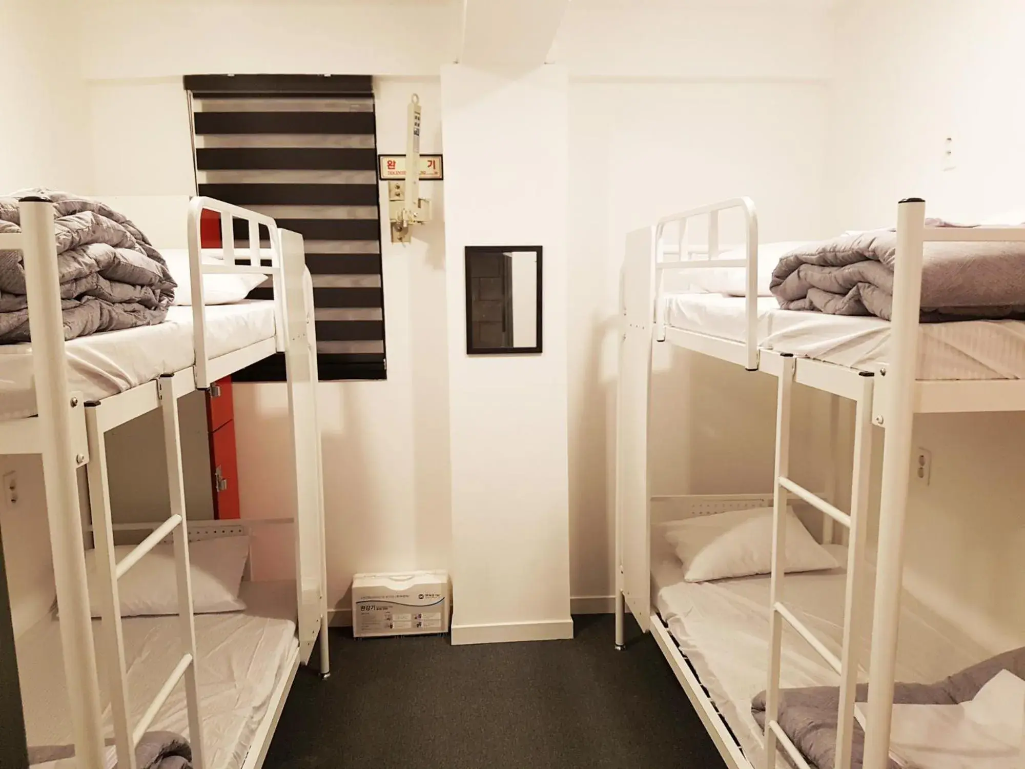 Triple Room with Shared Toilet in One Way Guesthouse Busan Triple Room with Shared Toilet in One Way Guesthouse Busan