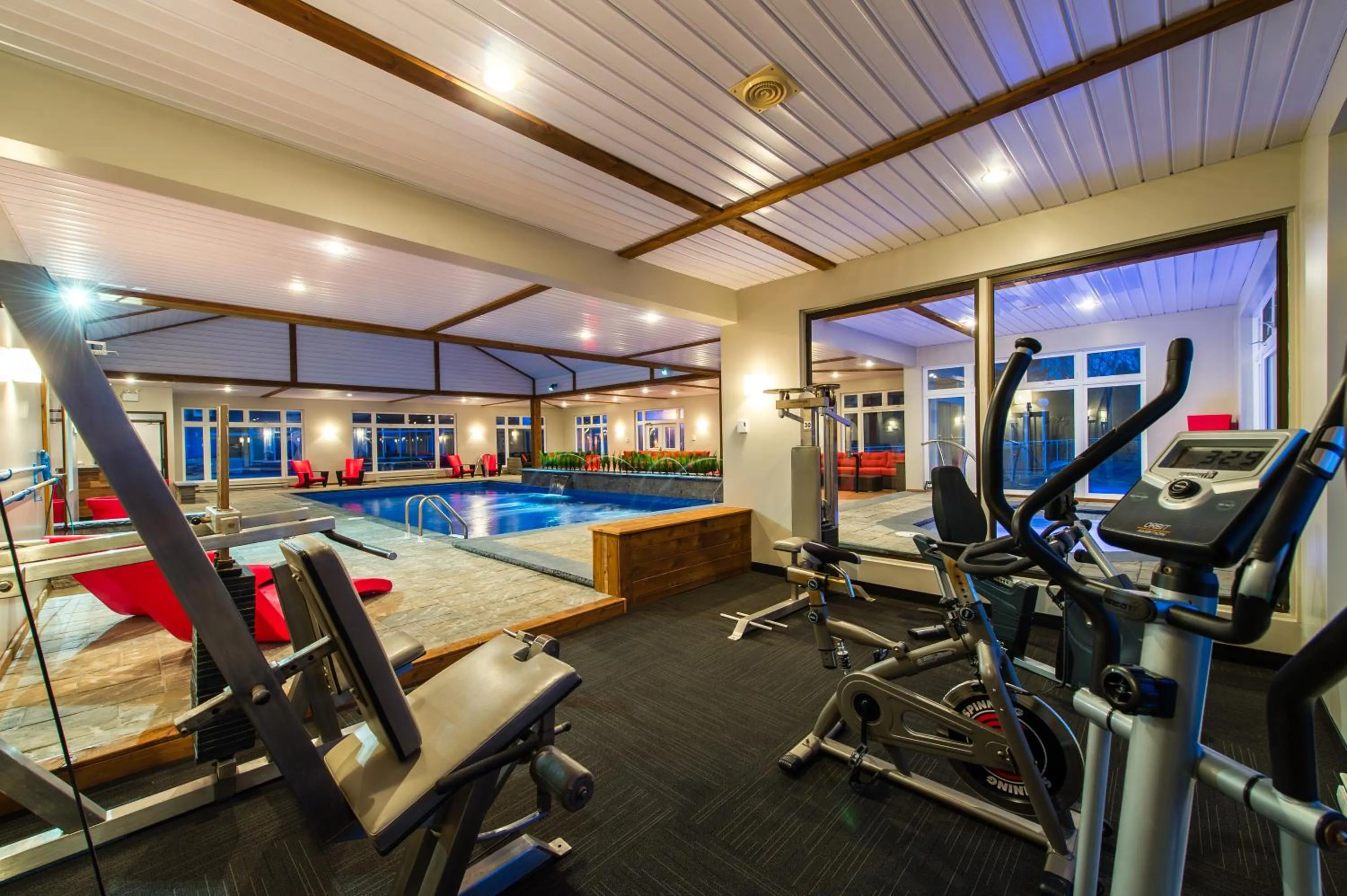 Fitness centre/facilities in Auberge de la Pointe