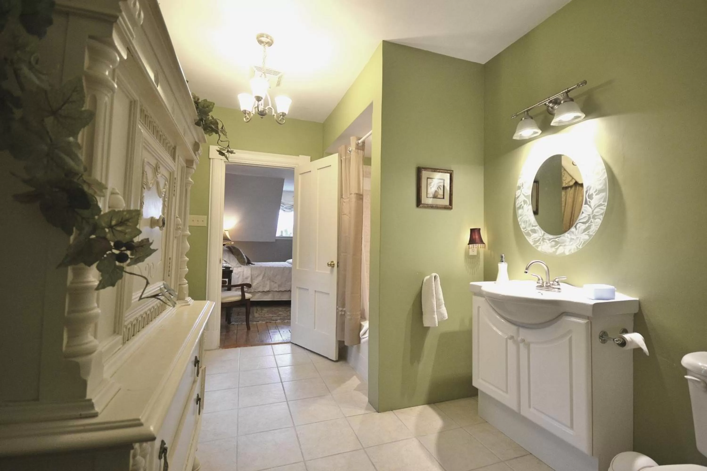 Bathroom in Briarwood Bed & Breakfast