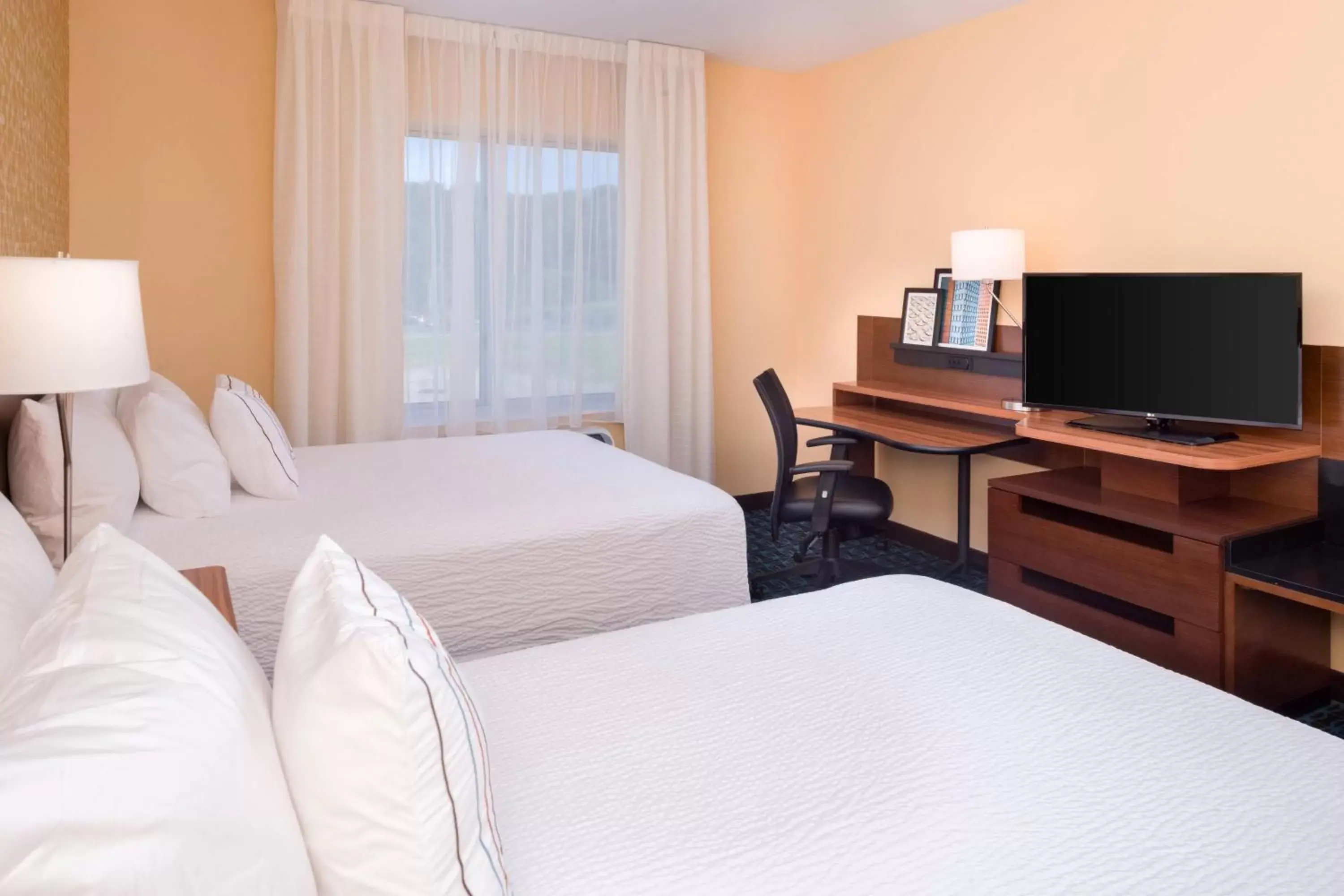 Photo of the whole room, Bed in Fairfield By Marriott Huntington