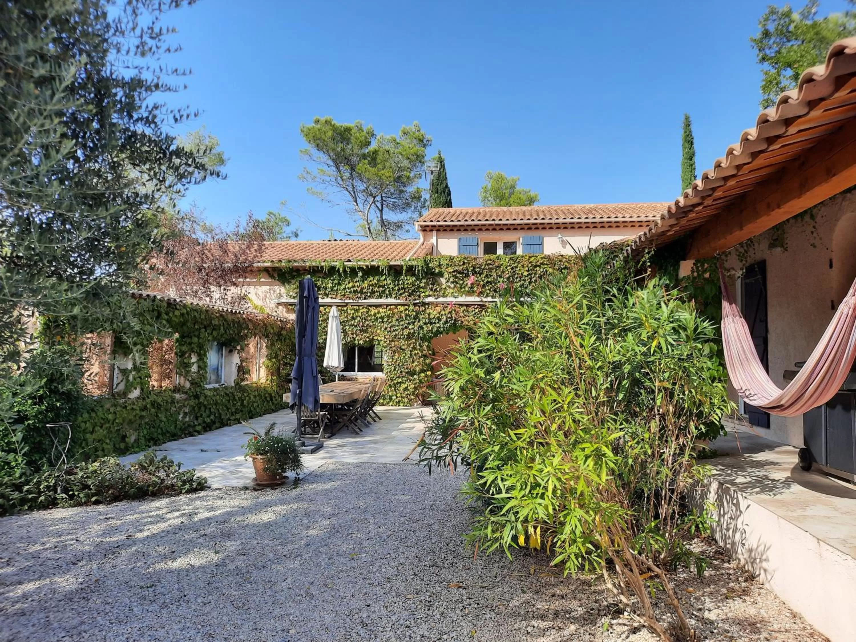 Property Building in La Salamandre en Provence