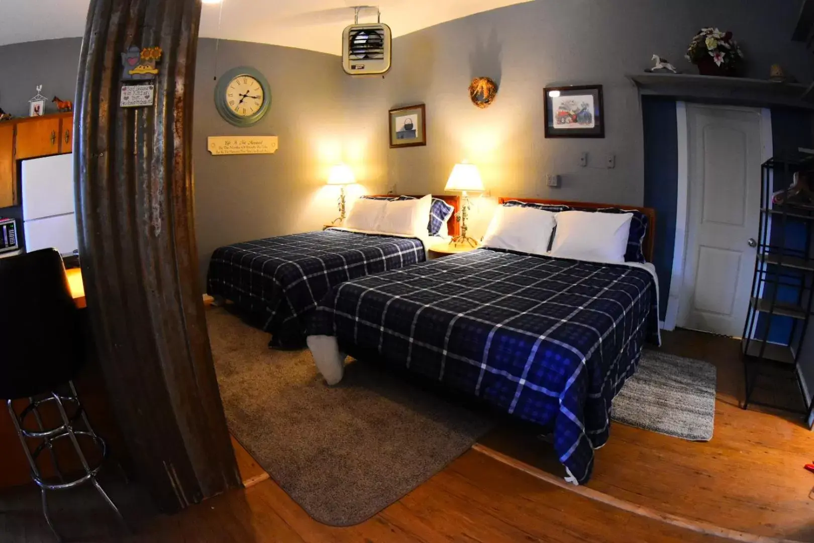 Bed in Salmon River Inn
