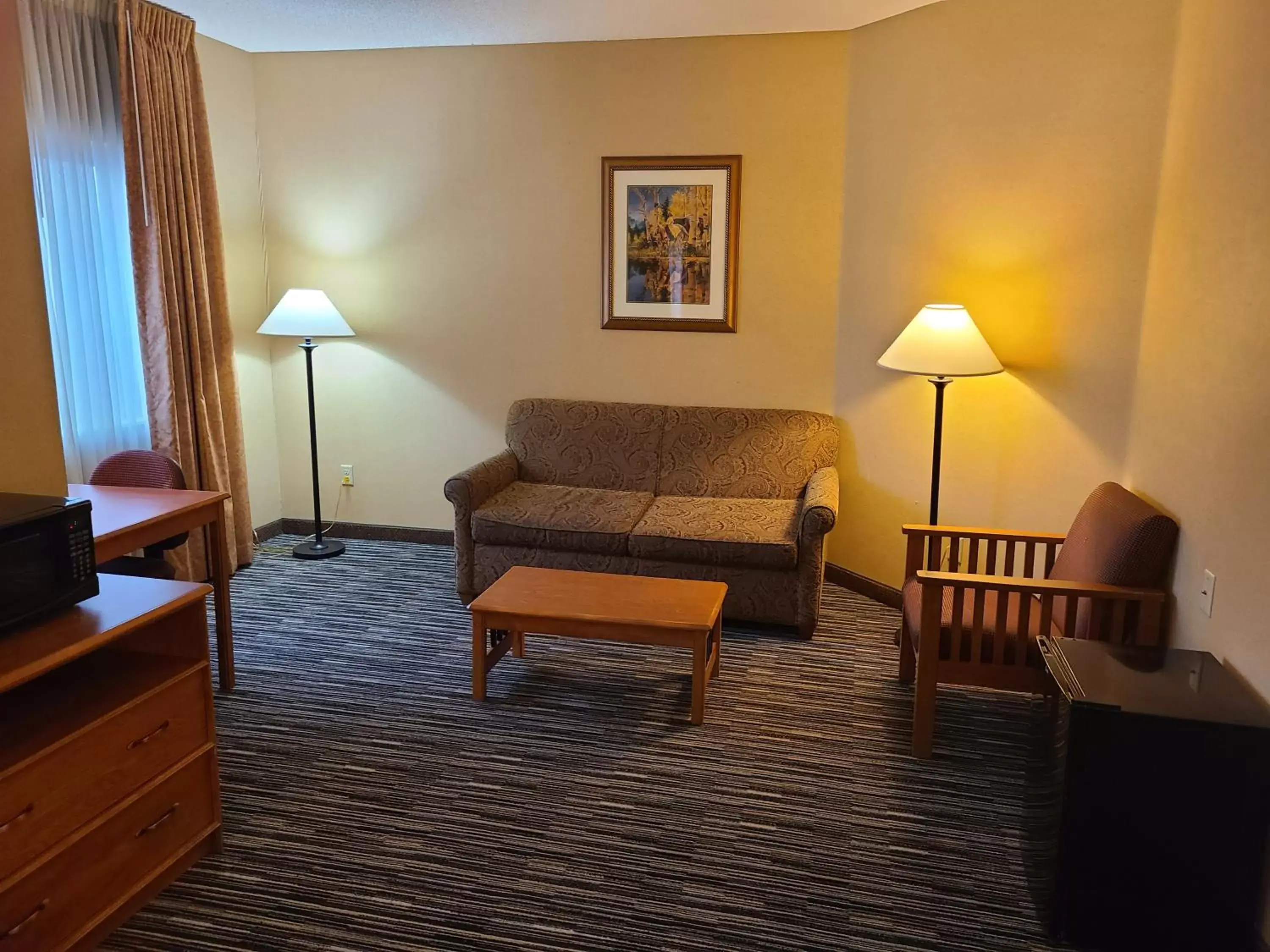 Seating Area in Quality Inn & Suites Wellington – Fort Collins