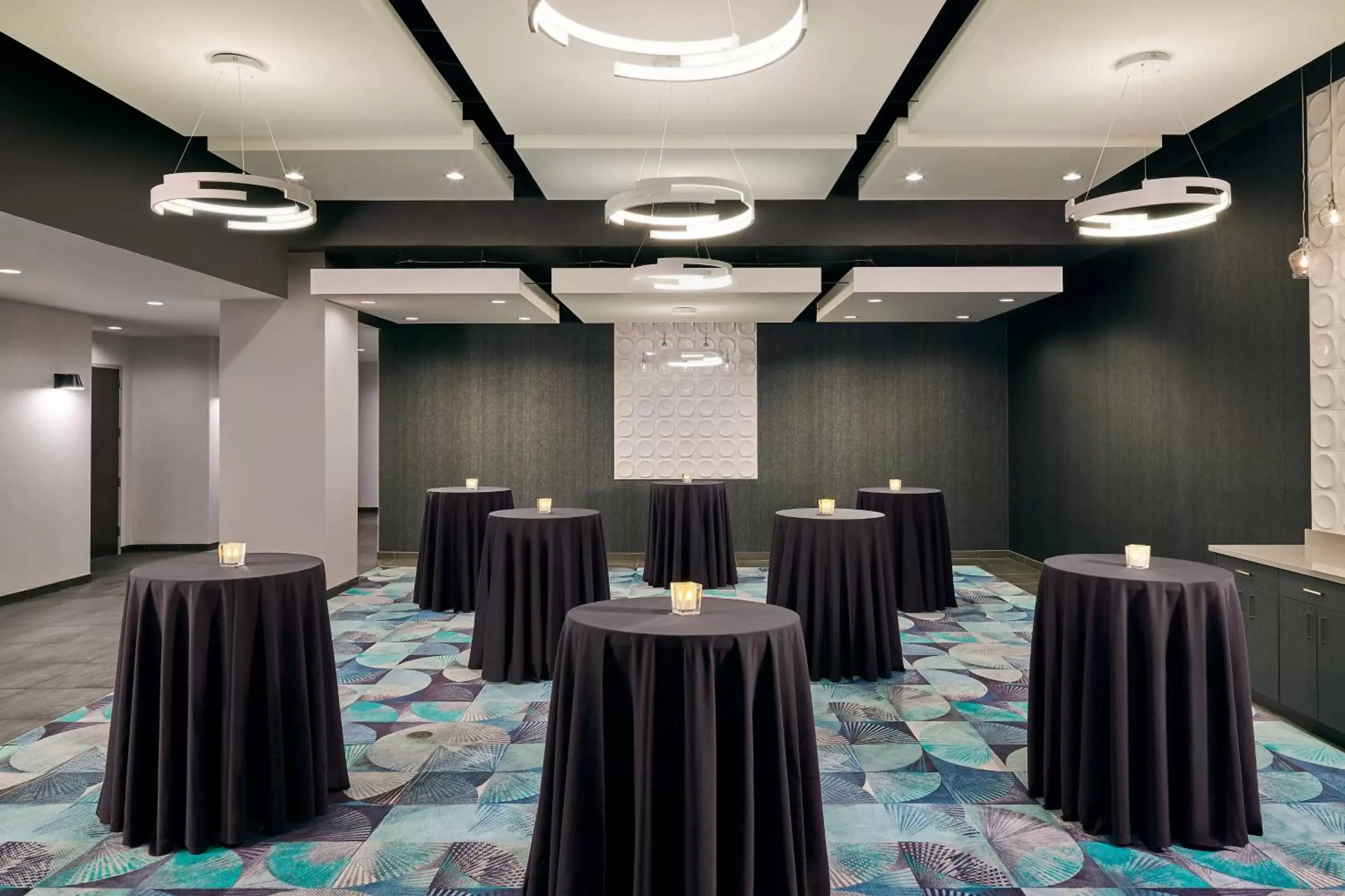 Meeting/conference room in Aloft South Bend