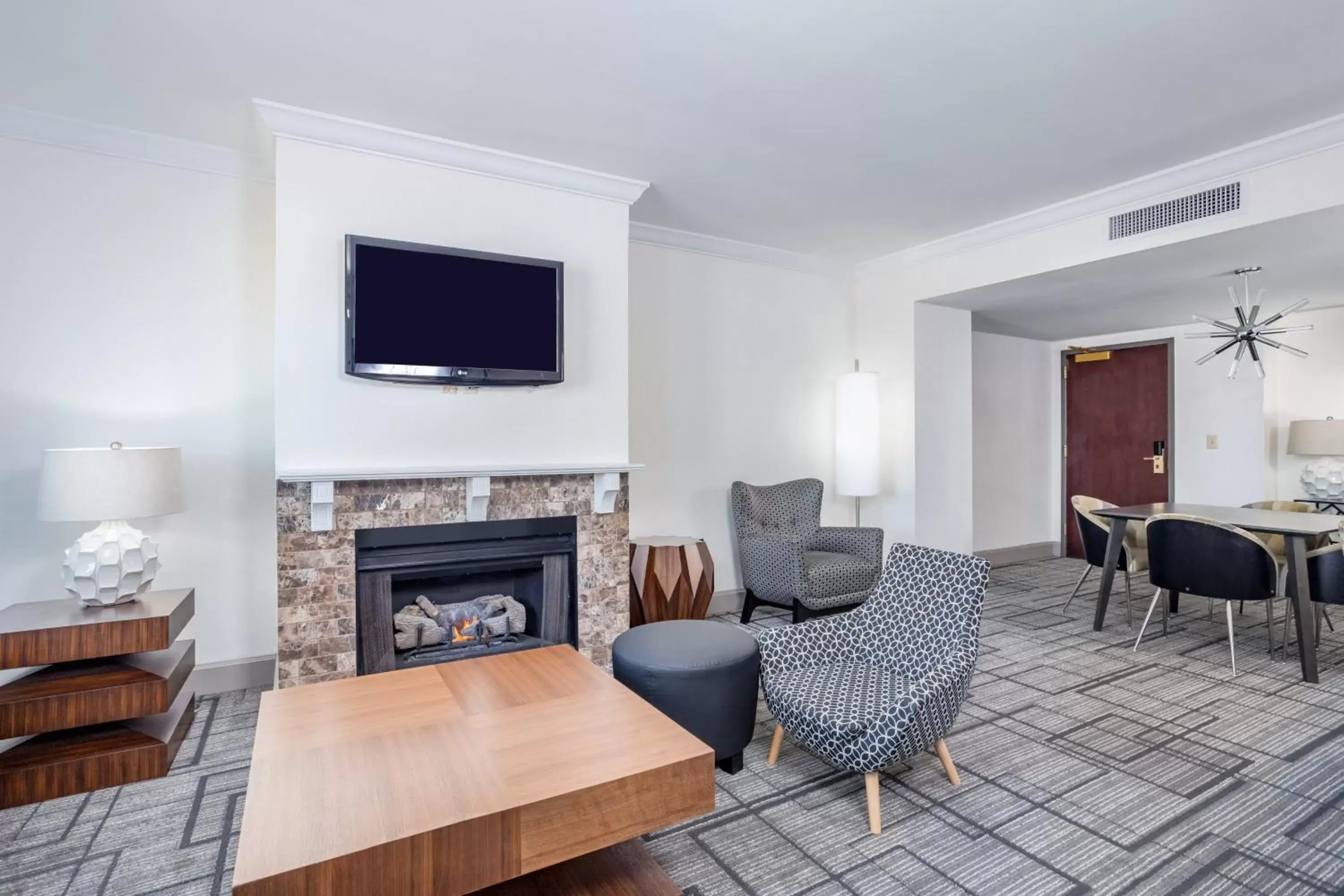 Photo of the whole room, Seating Area in Holiday Inn Lafayette-City Centre, an IHG Hotel