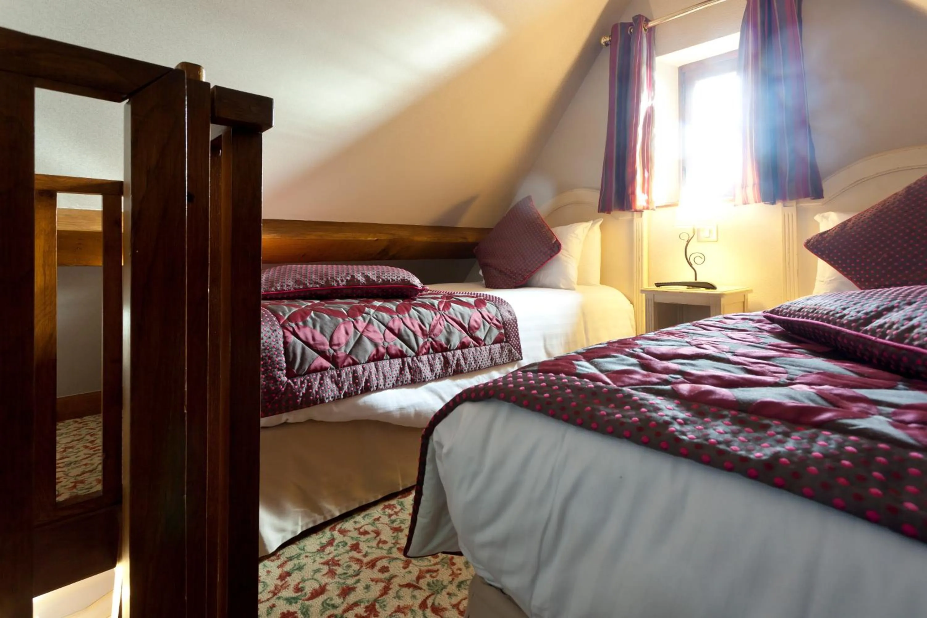 Day, Bed in Auberge Saint Pierre