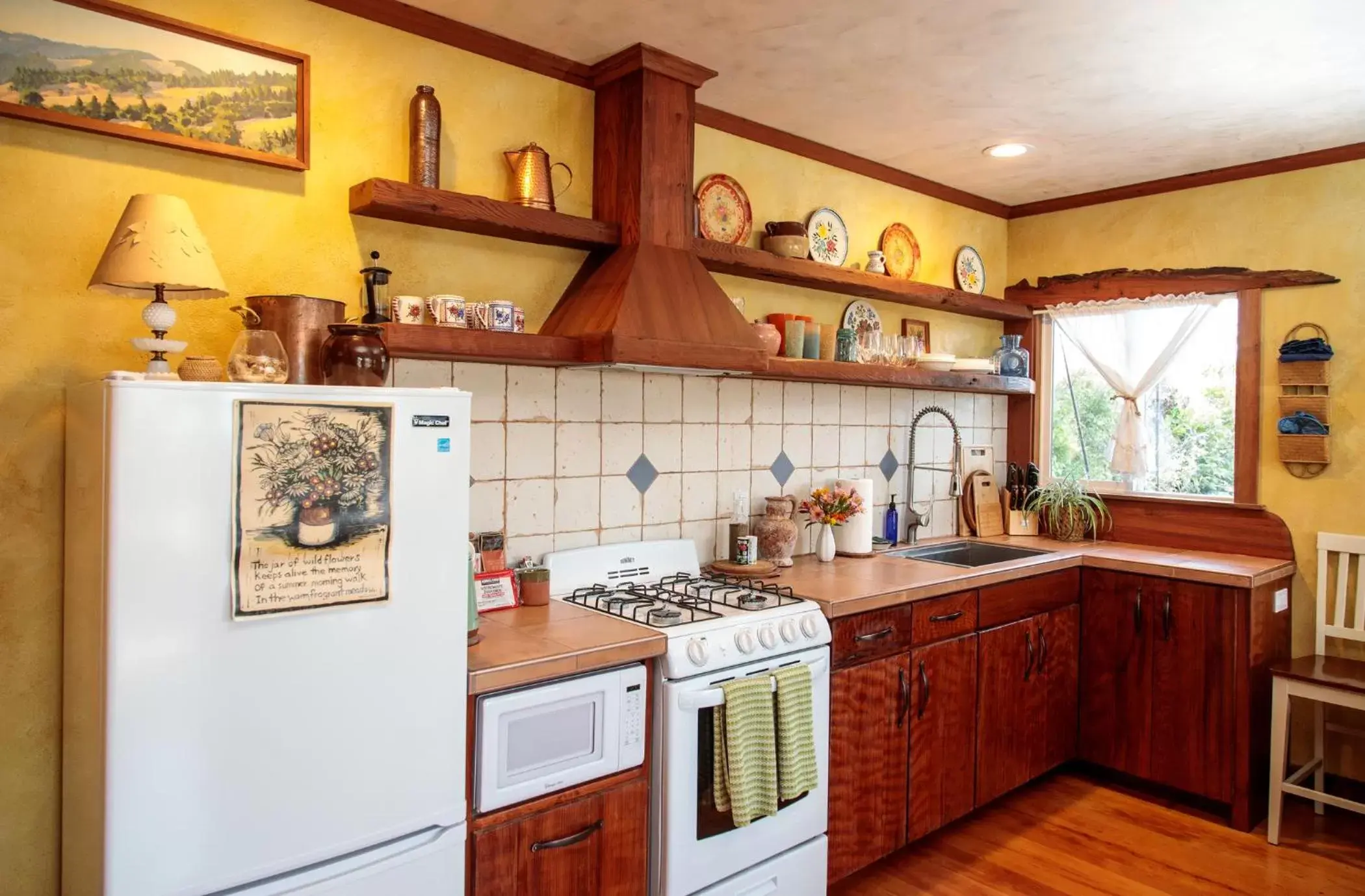 Kitchen/Kitchenette in The Front Porch Hidden Oasis