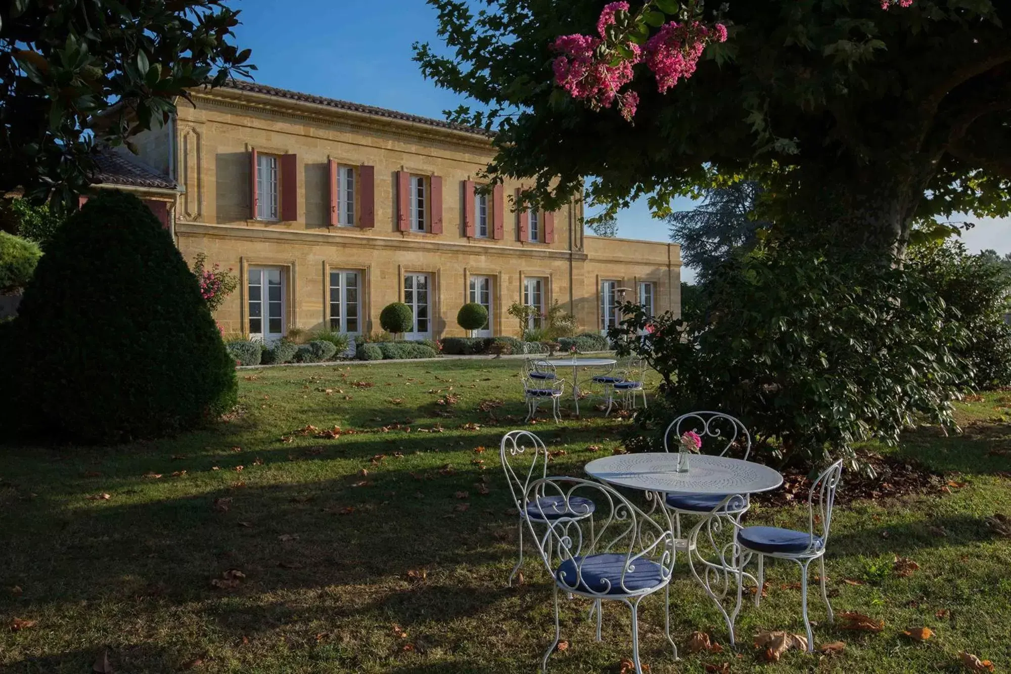 Restaurant/places to eat, Property Building in Chateau du Palanquey & SPA