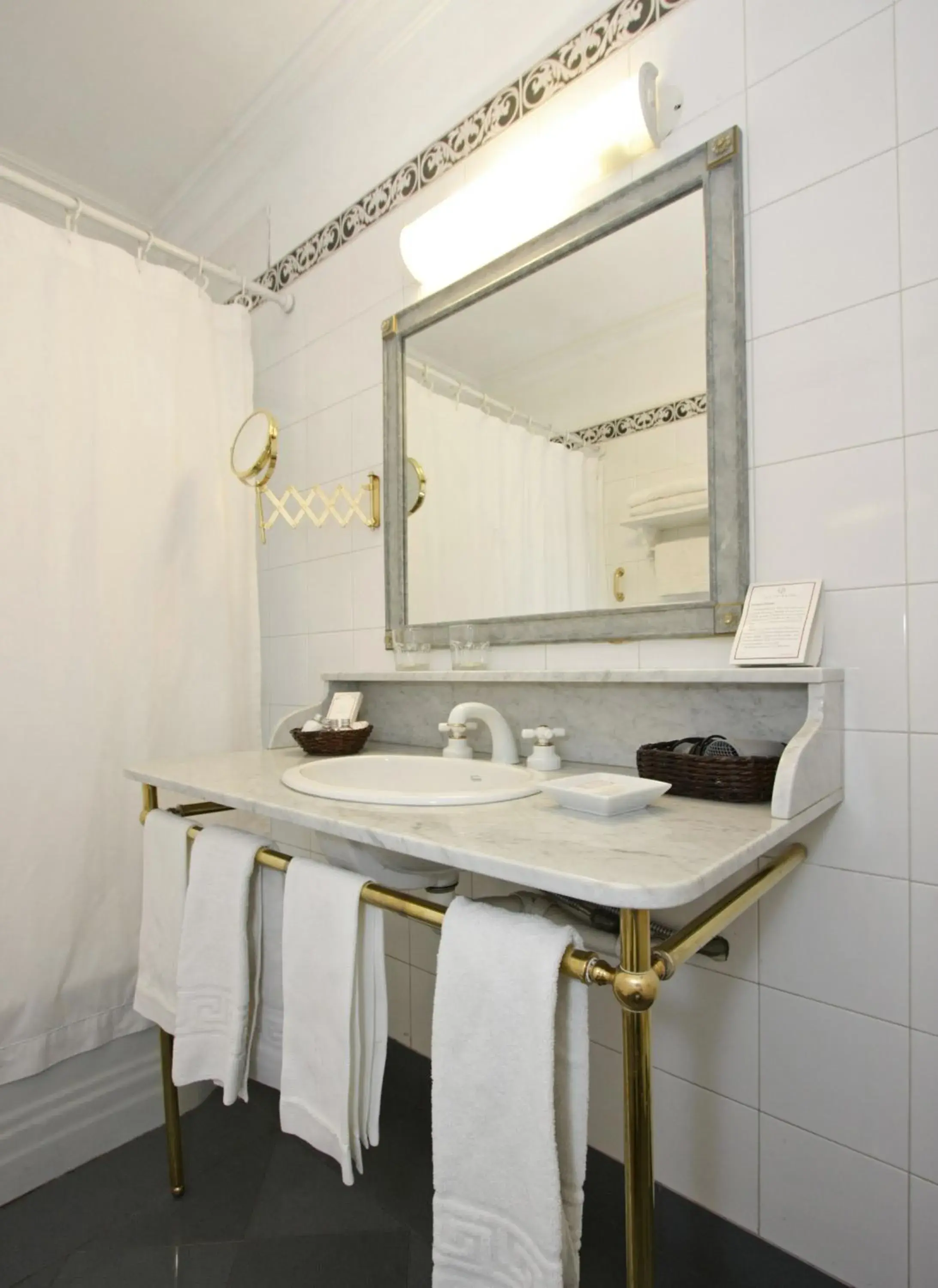 Bathroom in Solar De La Plaza