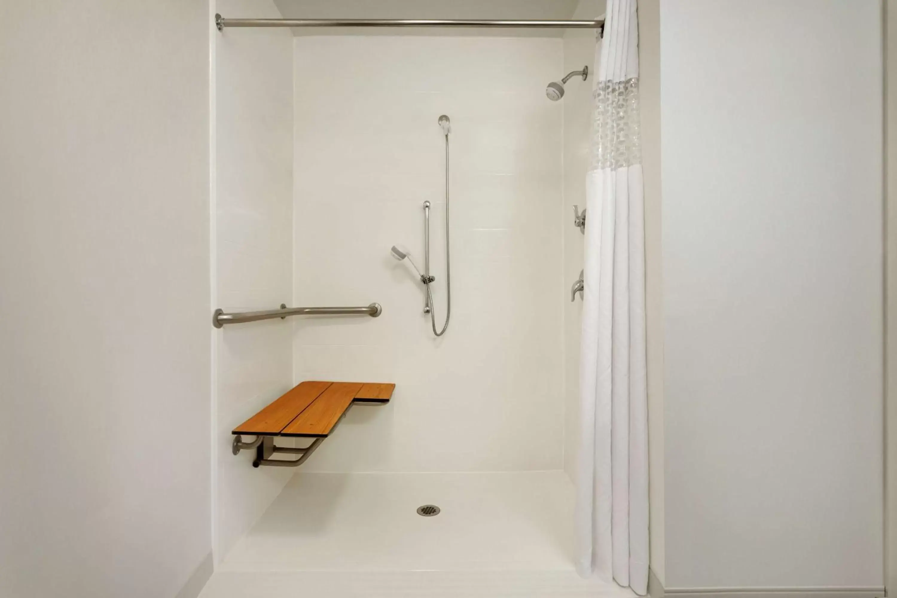 Bathroom in Hampton Inn & Suites Largo