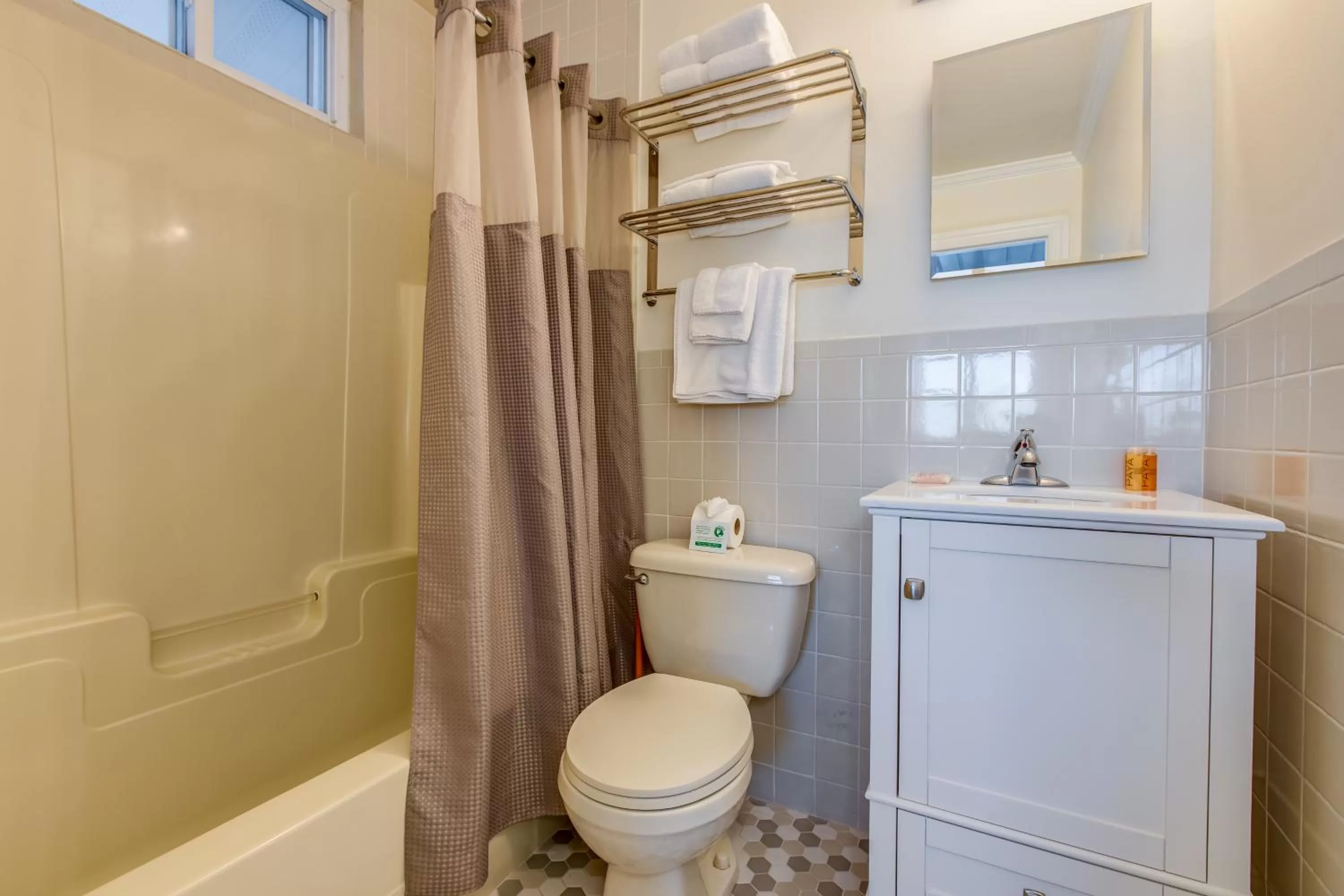 Bathroom in Colonial Shores Resort