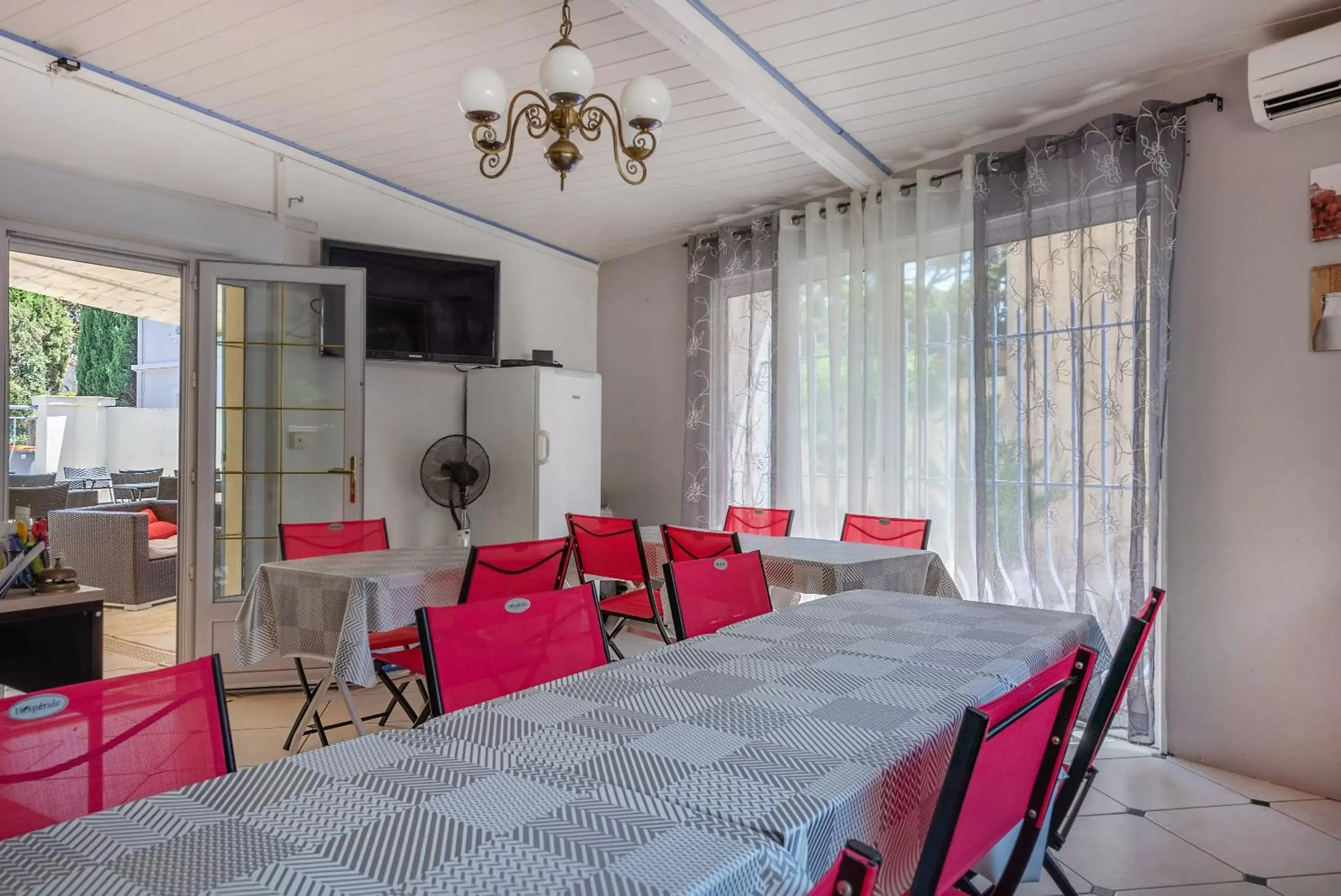 Dining Area in Escale Au Soleil Hôtel et Appart