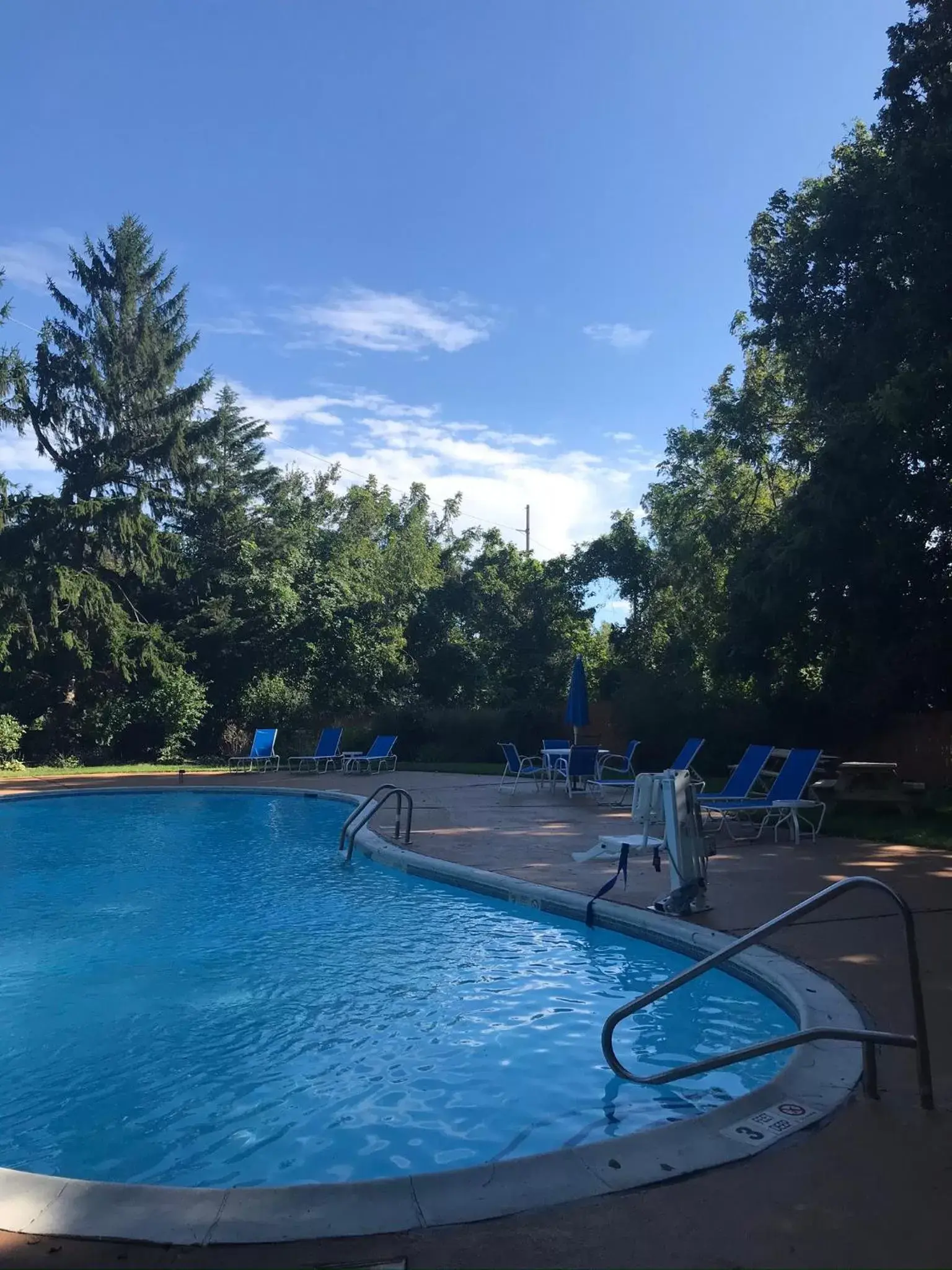 Property building, Swimming Pool in Best Western Woodbury Inn